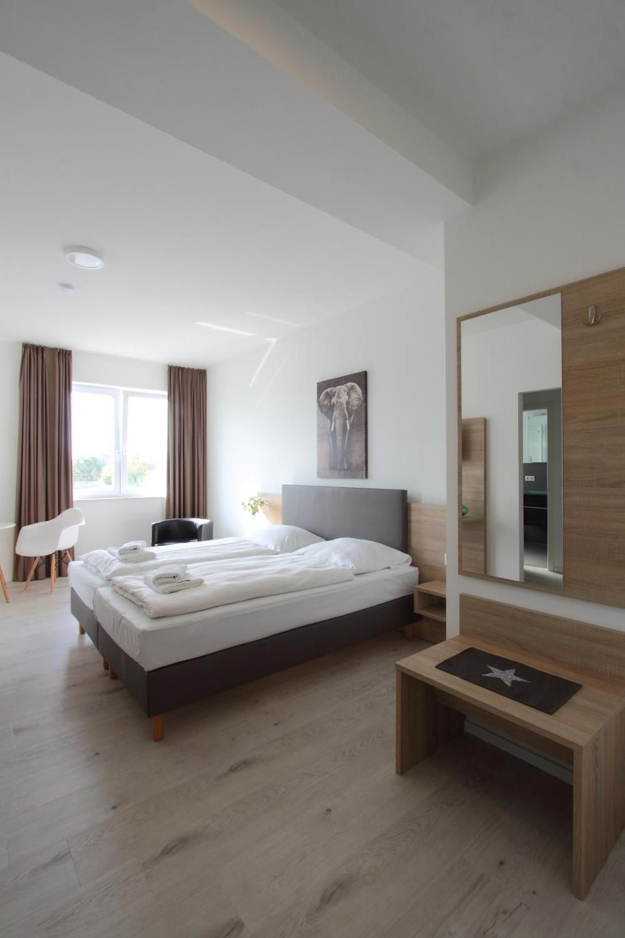 Hotel Rodgau Deluxe Double Room with Balcony