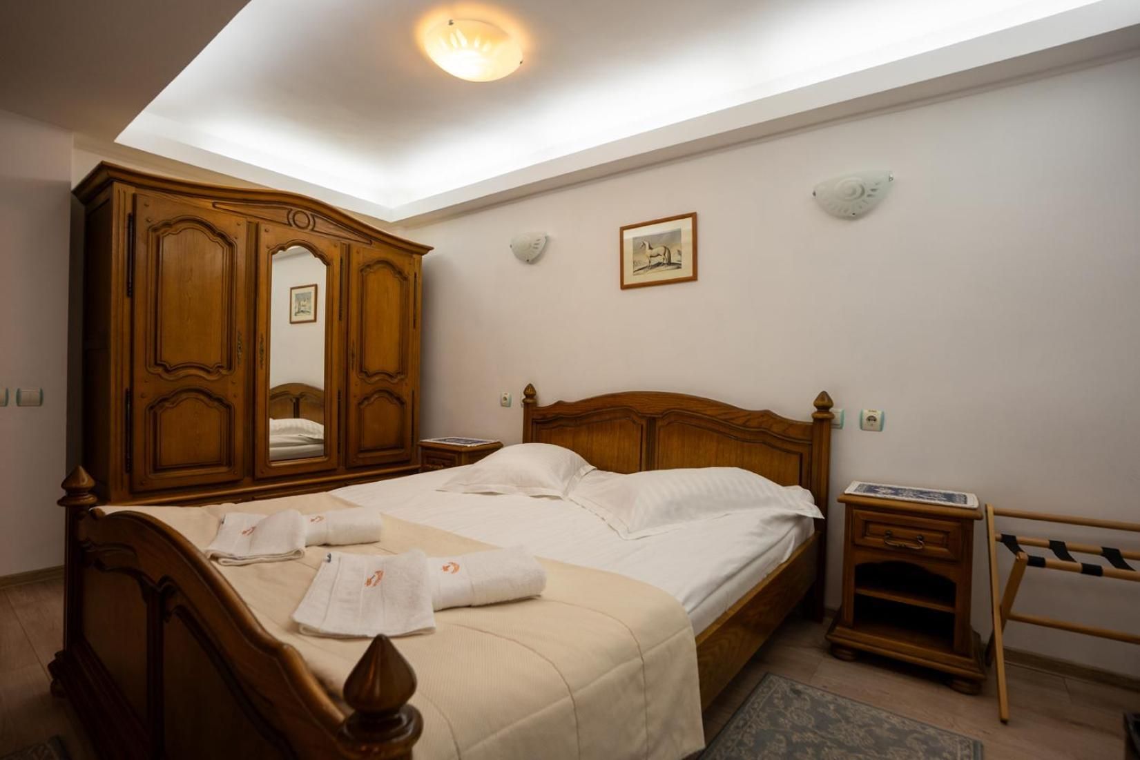 Double Room - Lower Ground Floor