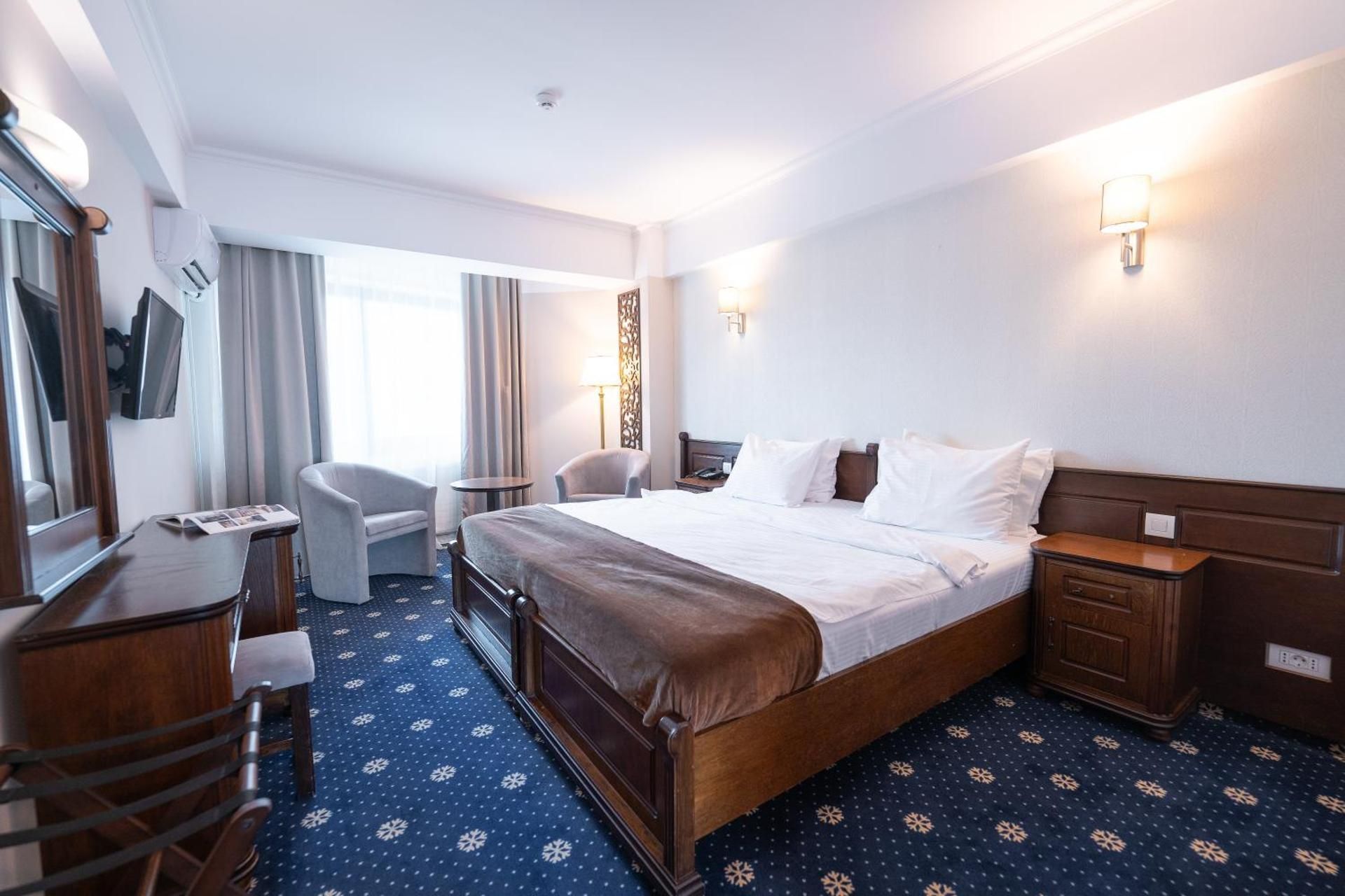 Standard Double or Twin Room with Mountain View