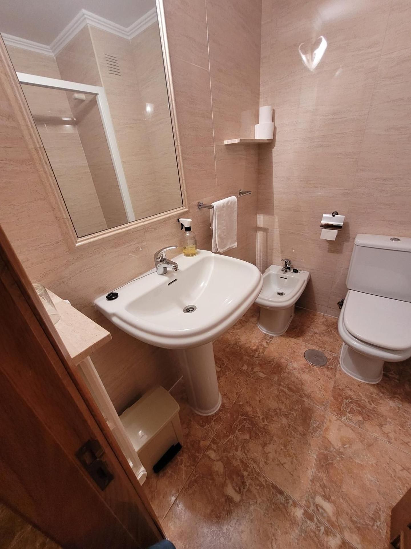 Standard Twin Room with Shared Bathroom