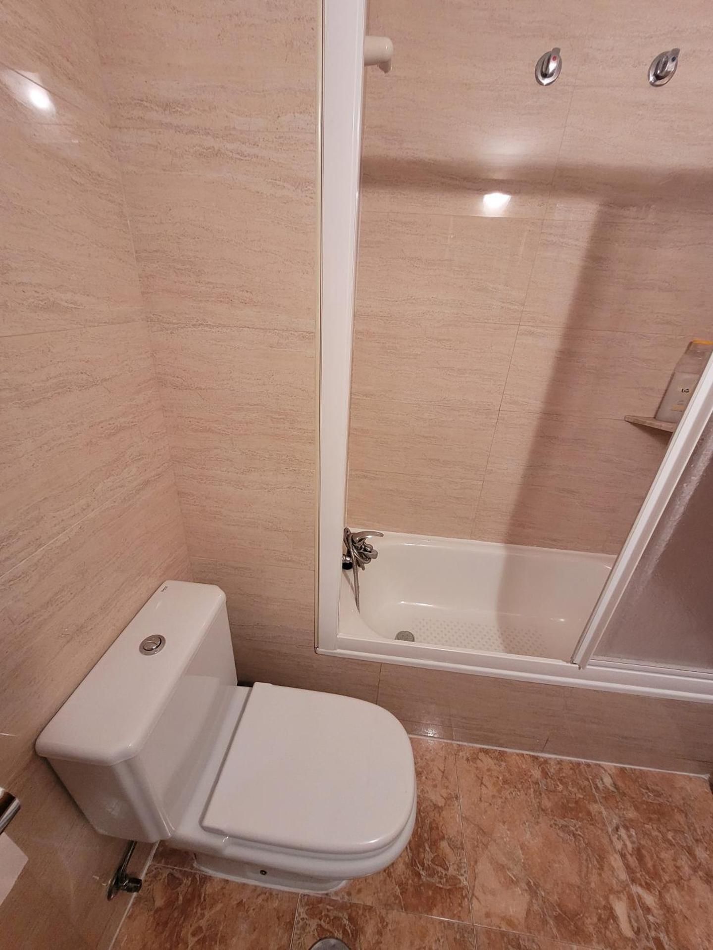 Standard Twin Room with Shared Bathroom