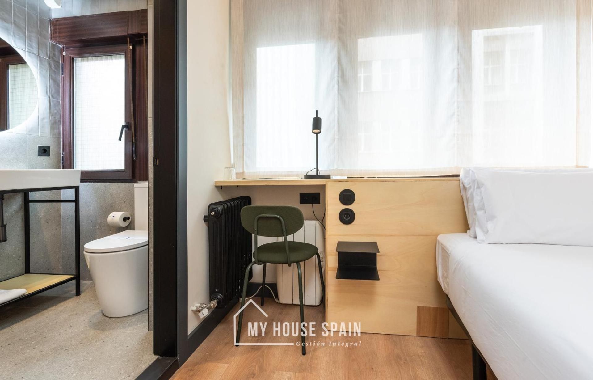Single Room With Private Bathroom