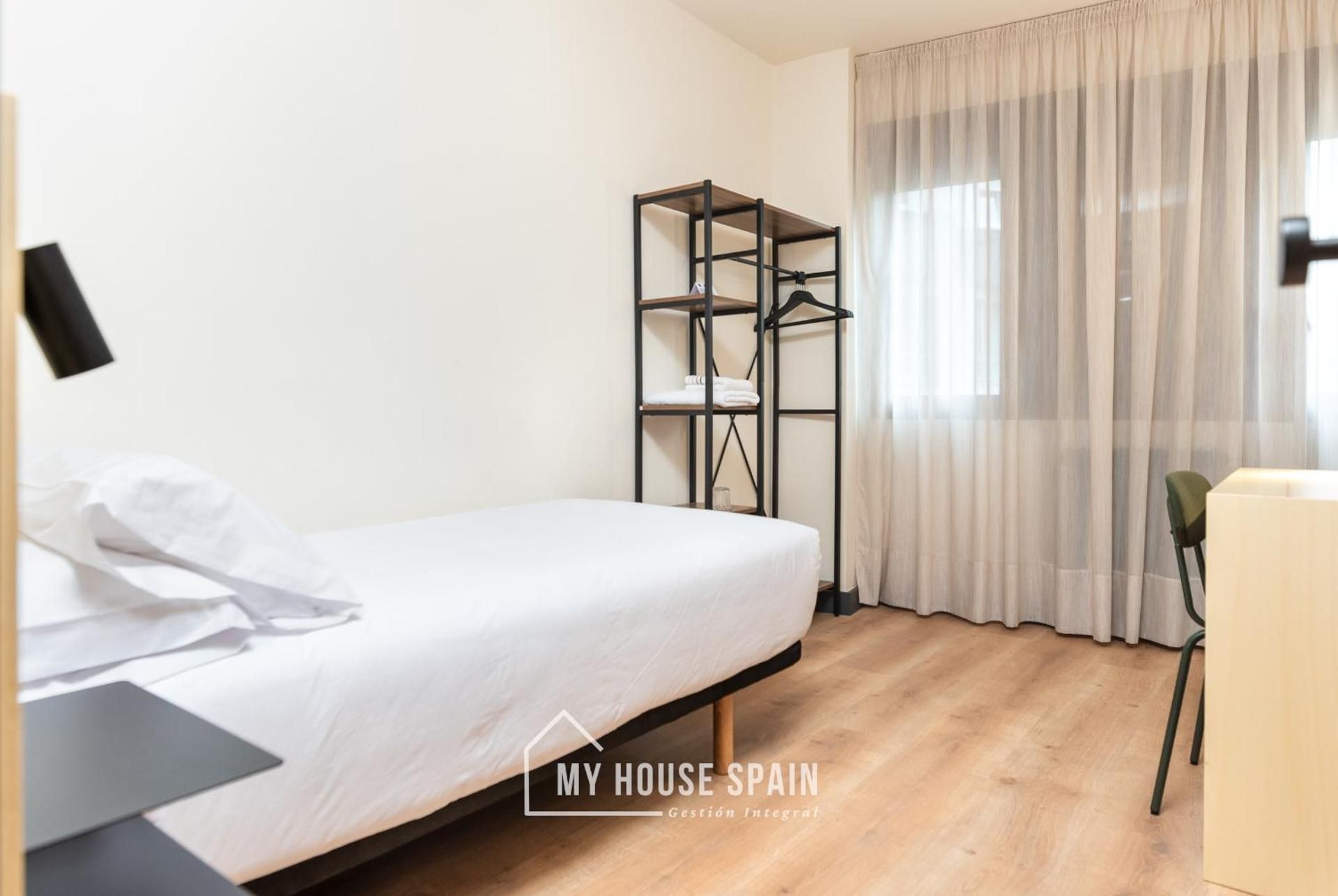 Single Room with Shared Bathroom