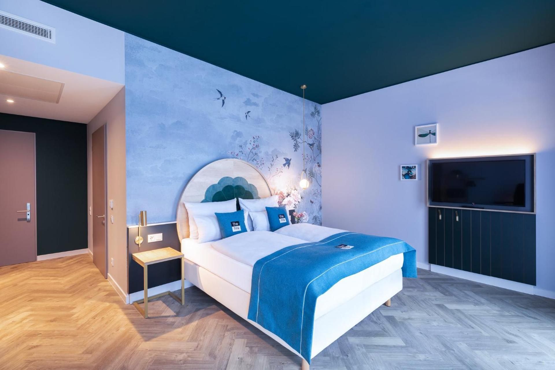 Standard Queen Room