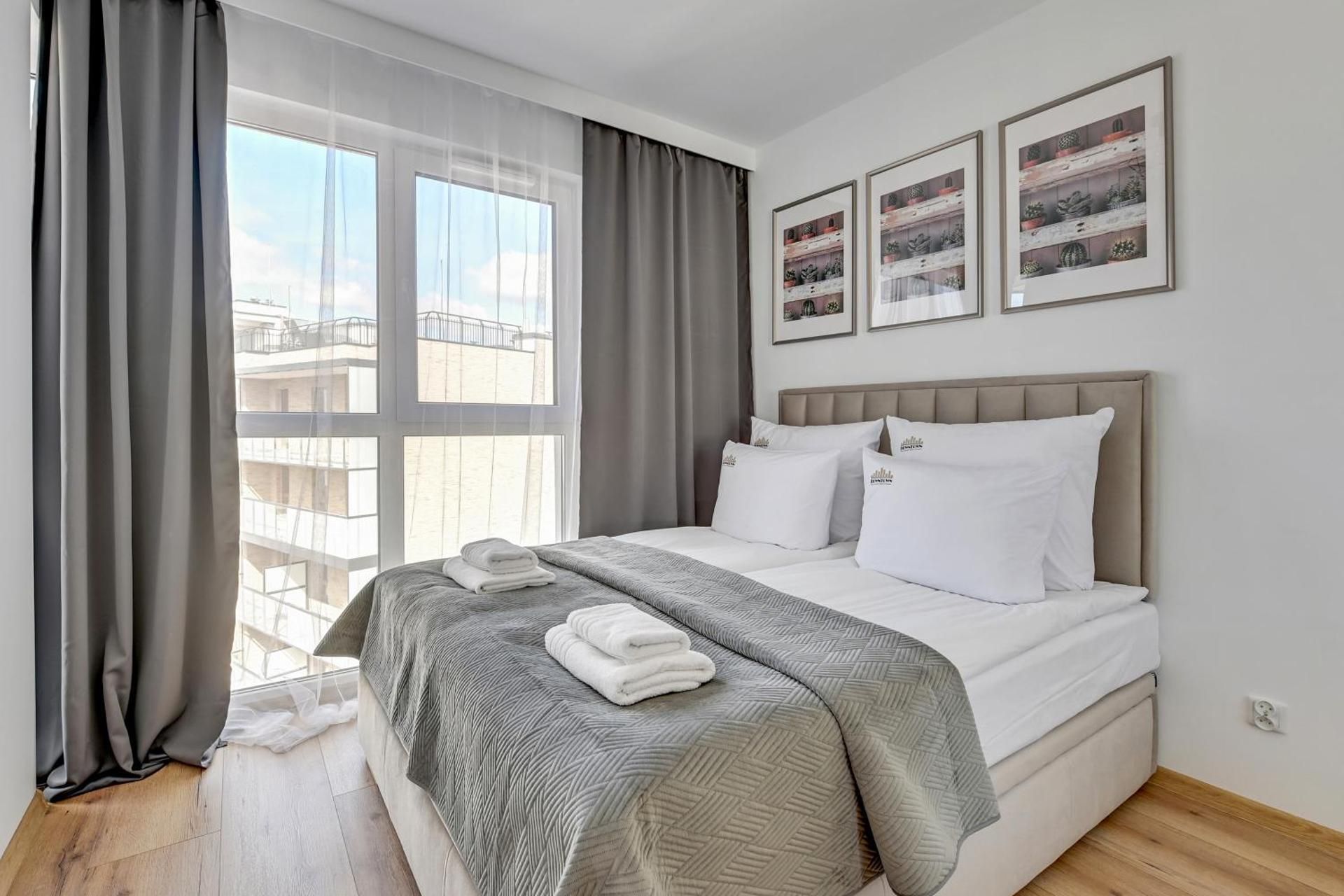 One-Bedroom Deluxe Apartment
