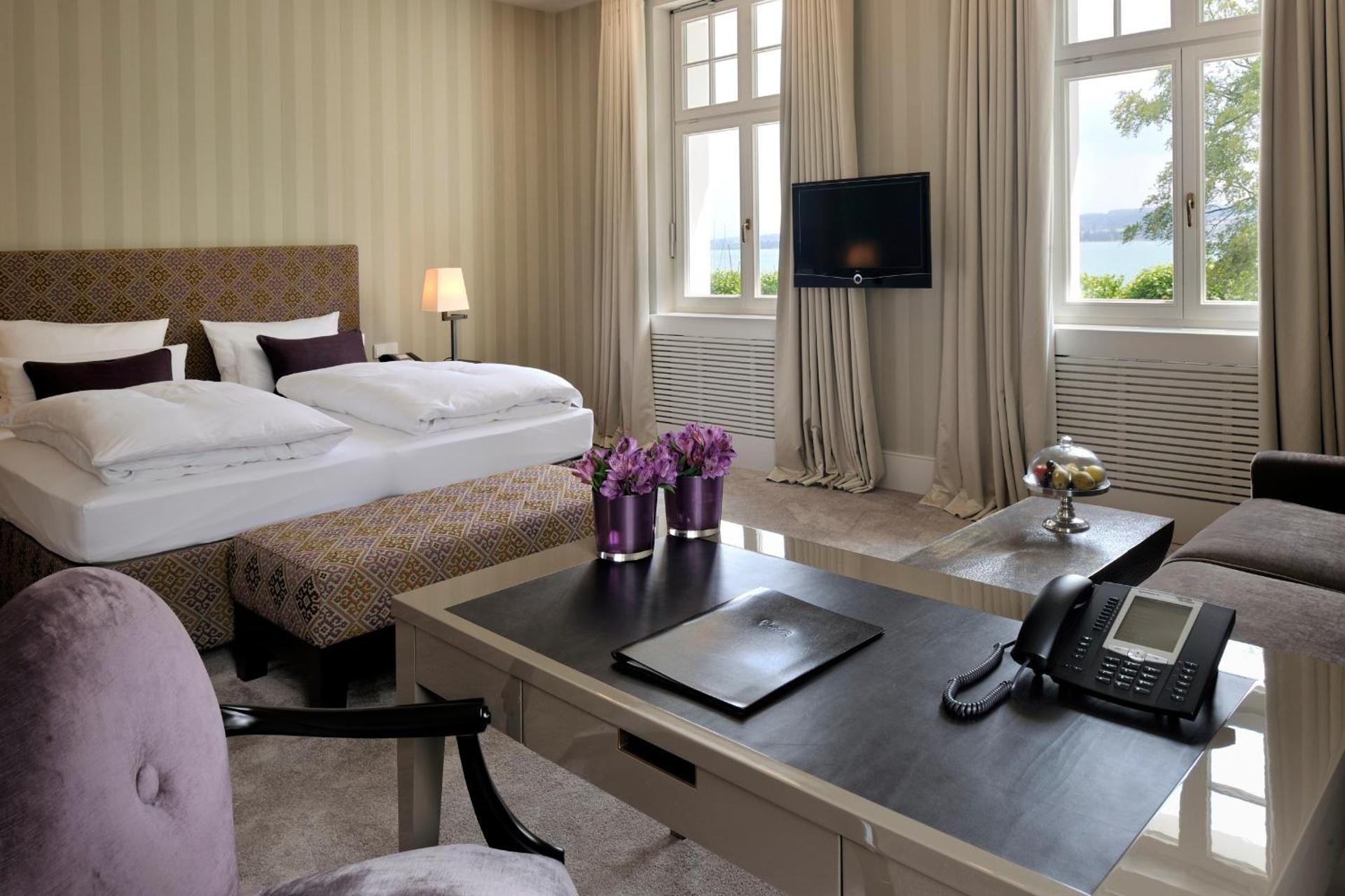 Deluxe Room with Direct lake view