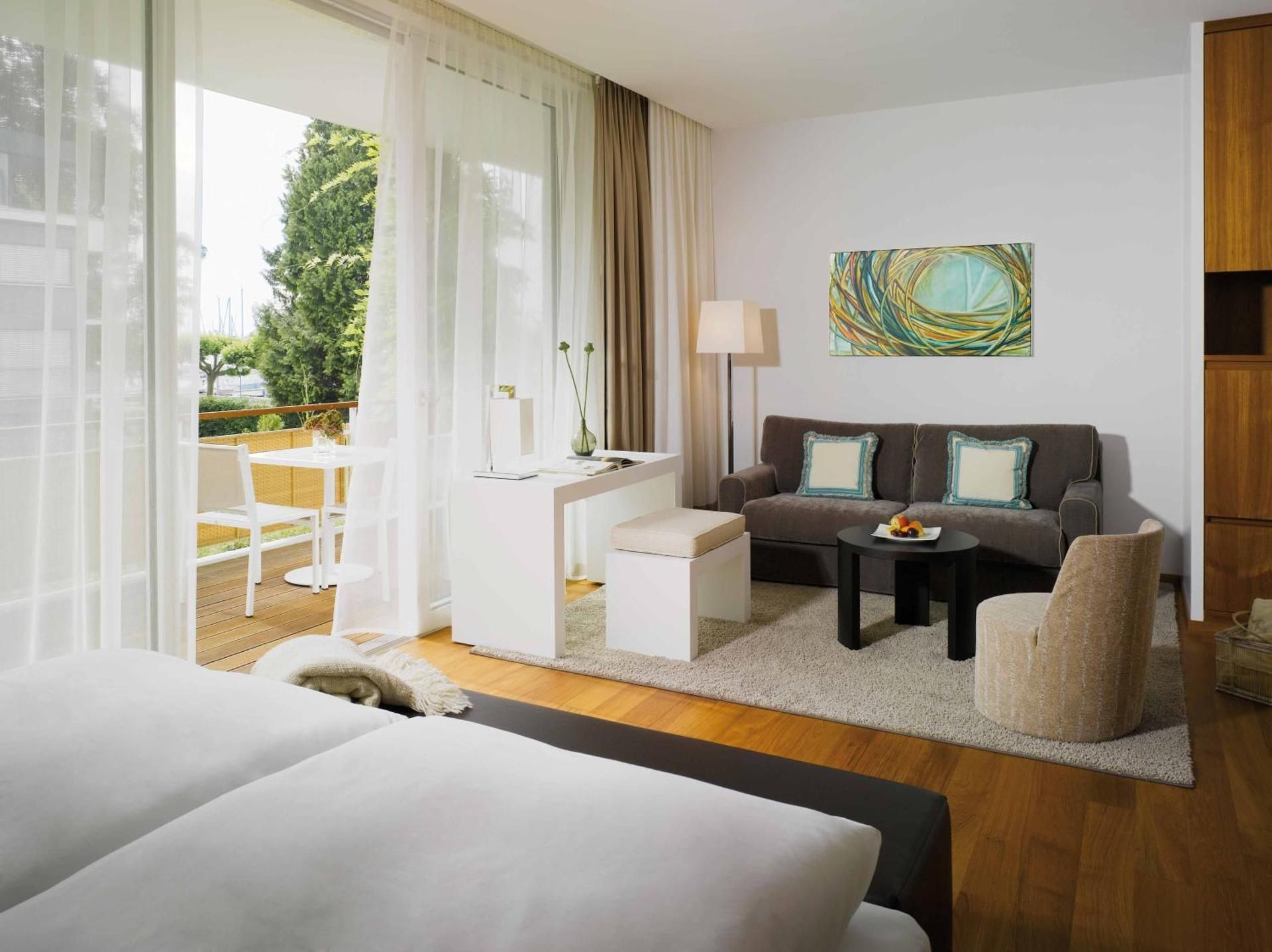 Superior Room with Partial Lake View