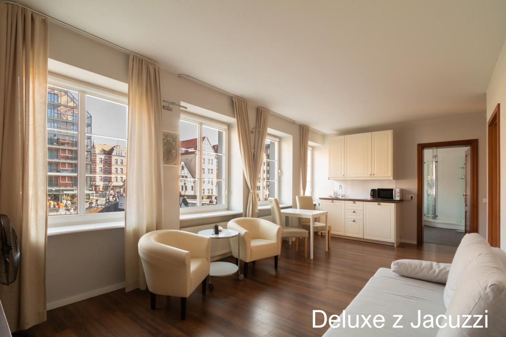 Deluxe Apartment