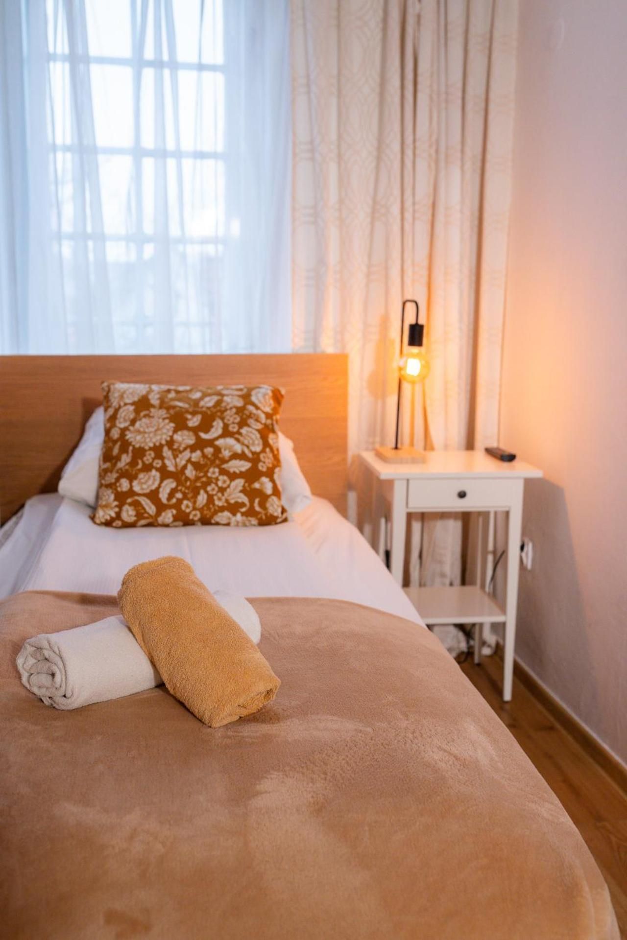 Single Room with Shared Bathroom