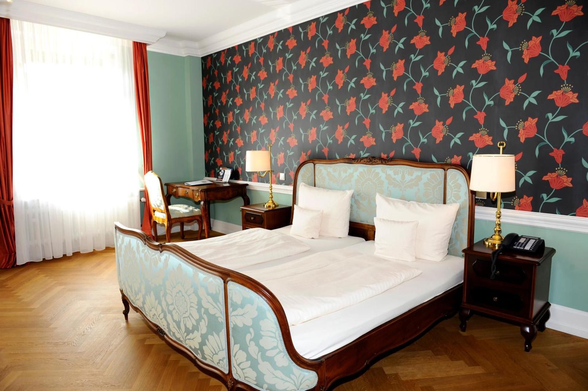 HELIOPARK Bad Hotel Zum Hirsch Junior Suite