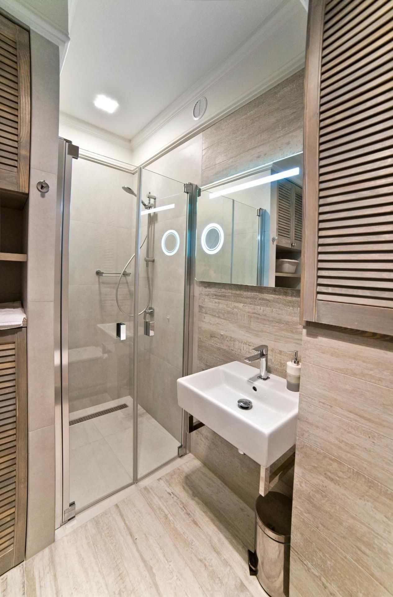 Patio Apartments - Old Town Superior One-Bedroom Apartment- 91/ 95 /4 Świętego Ducha Street