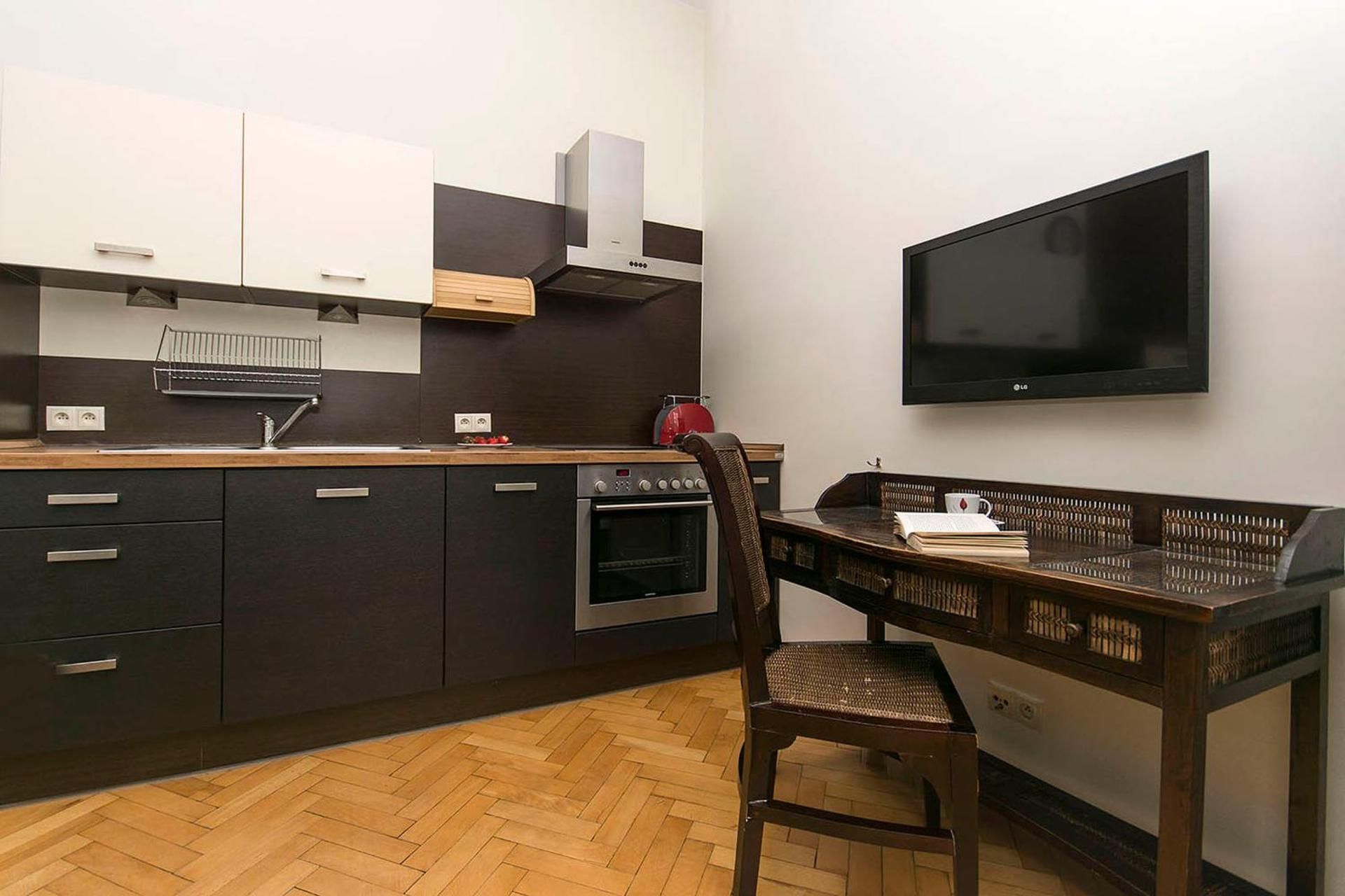 Comfort Two-Bedroom Apartment - 91/95/5 Świętego Ducha Street