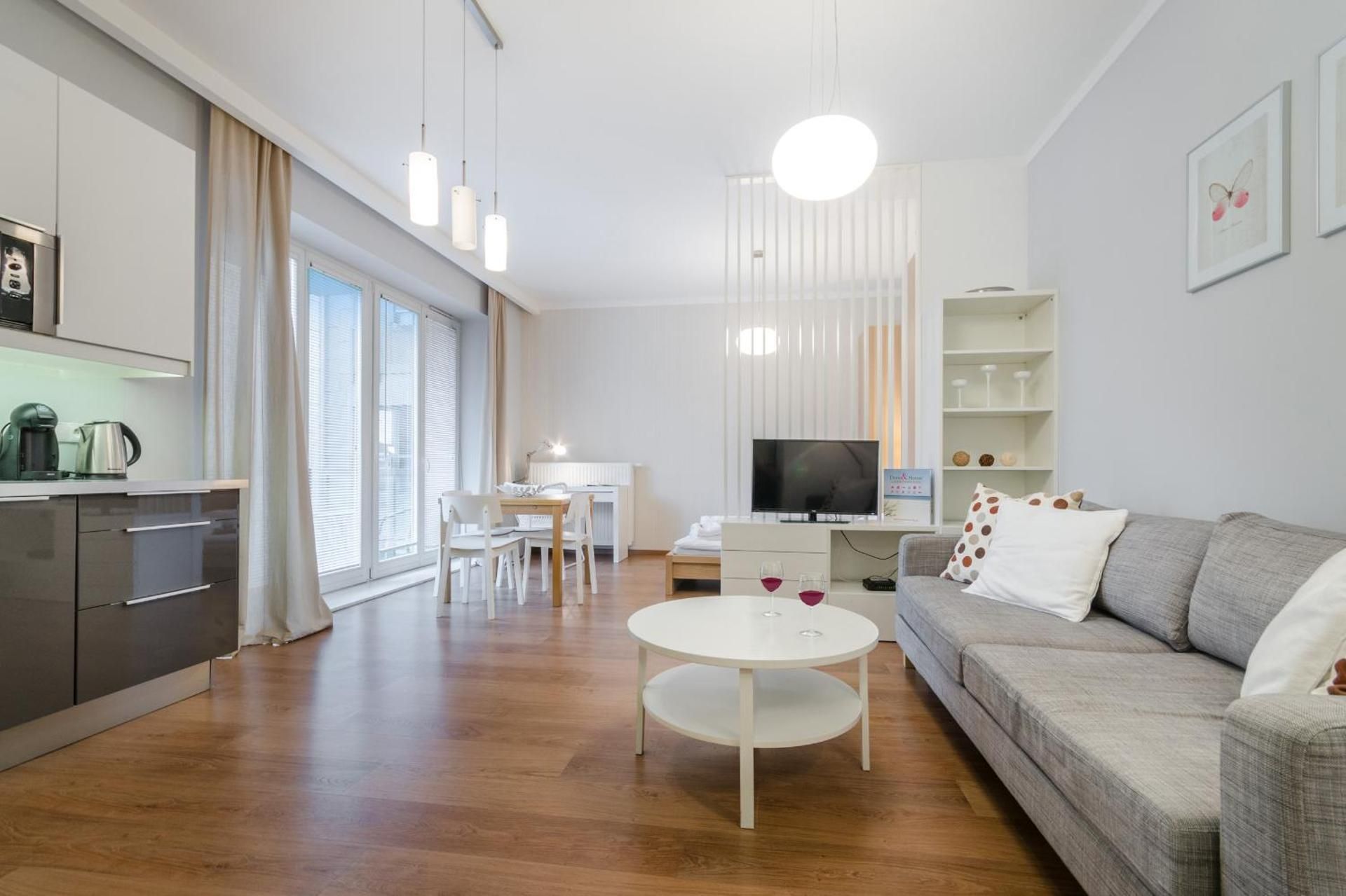 Studio Apartment with Balcony (4 Adults)