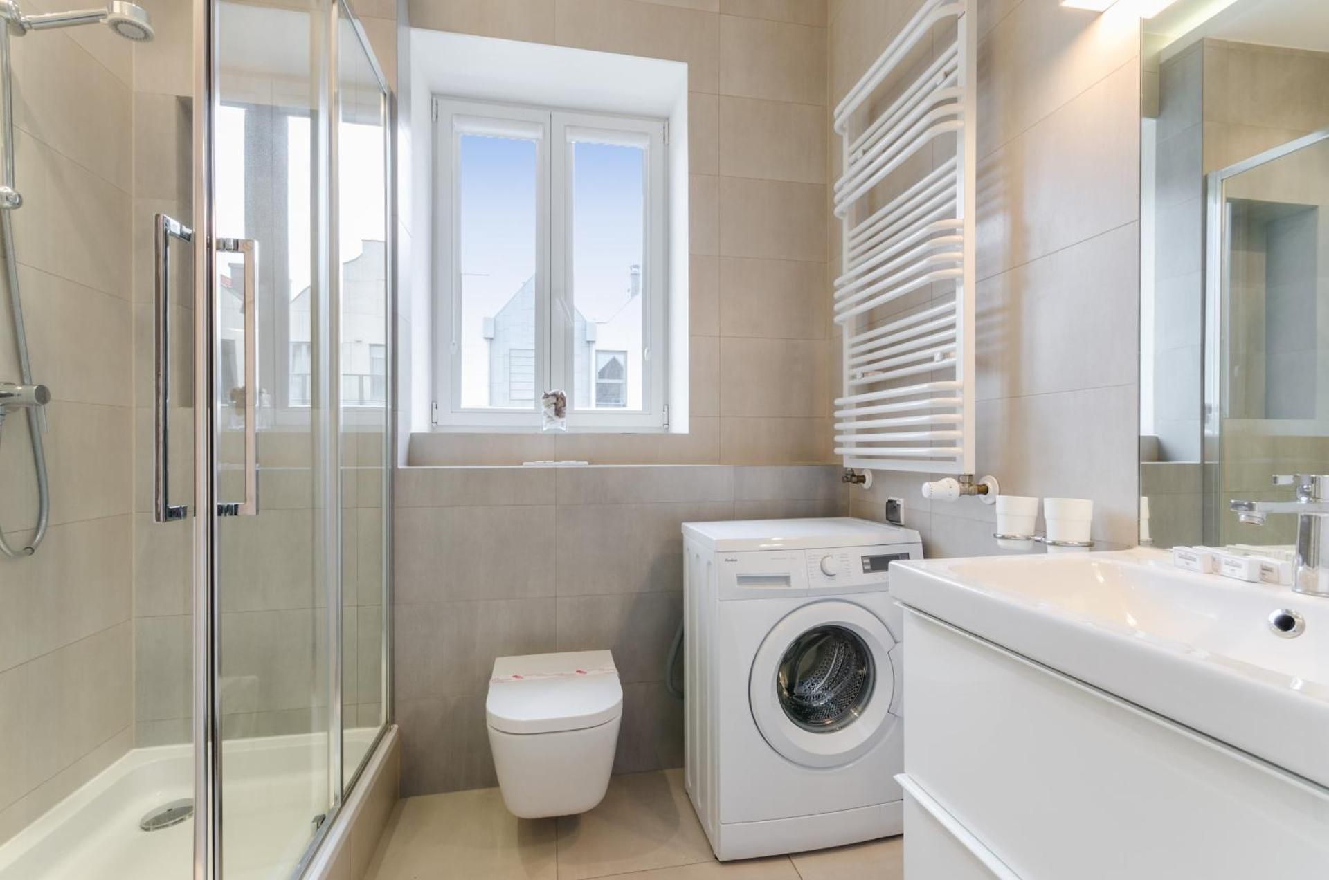 Studio Apartment with Balcony (4 Adults)