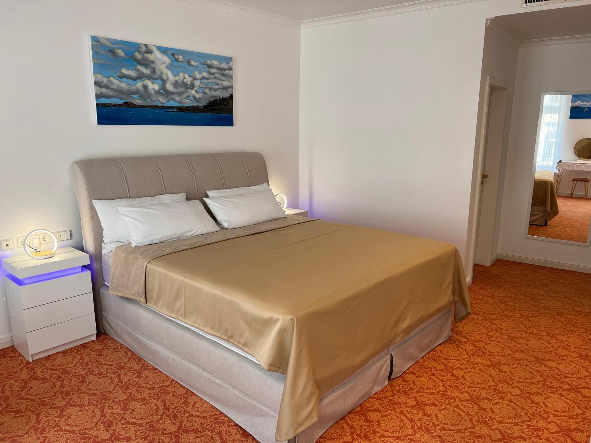 King Room with Mountain View