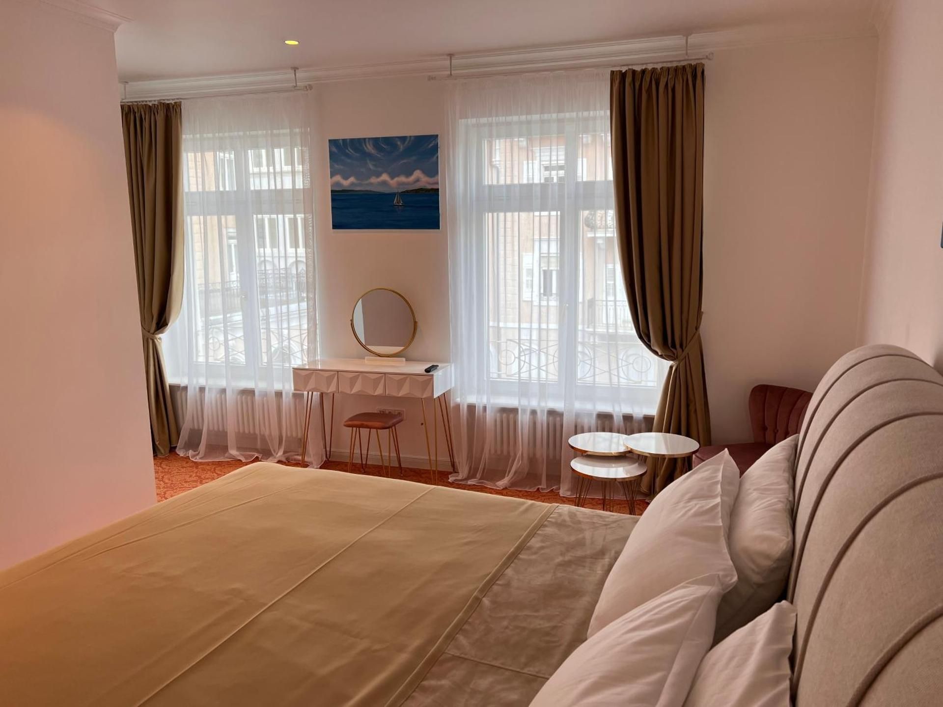 King Room with Mountain View