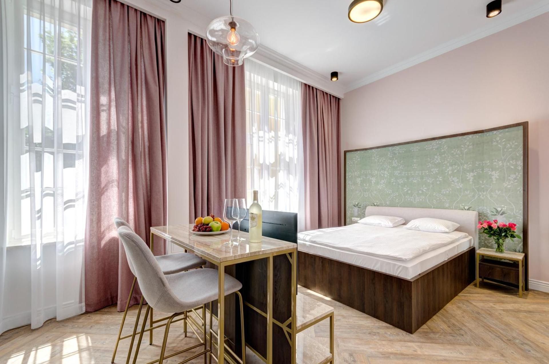 Studio Apartment