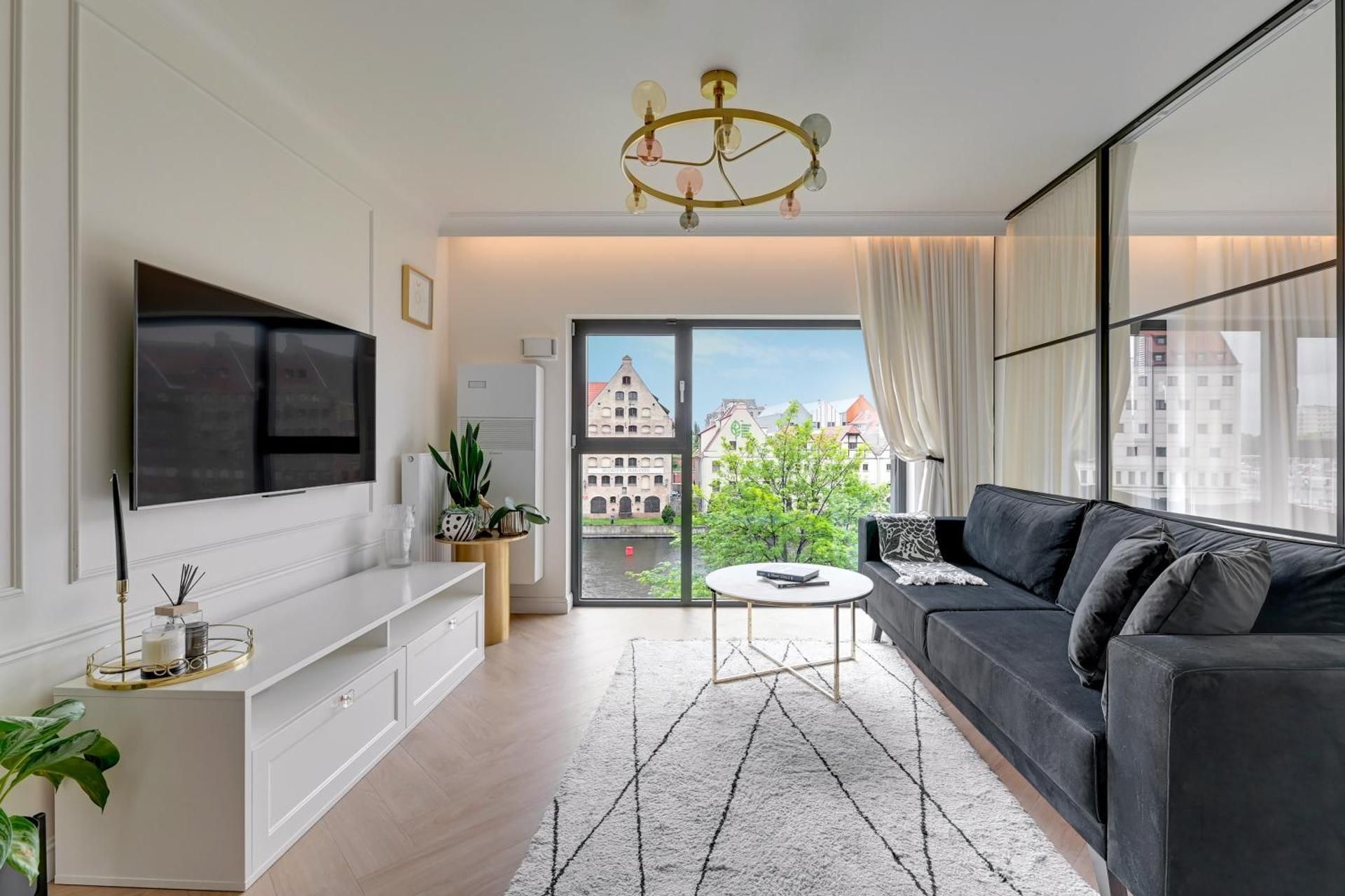 One-Bedroom Deluxe Apartment