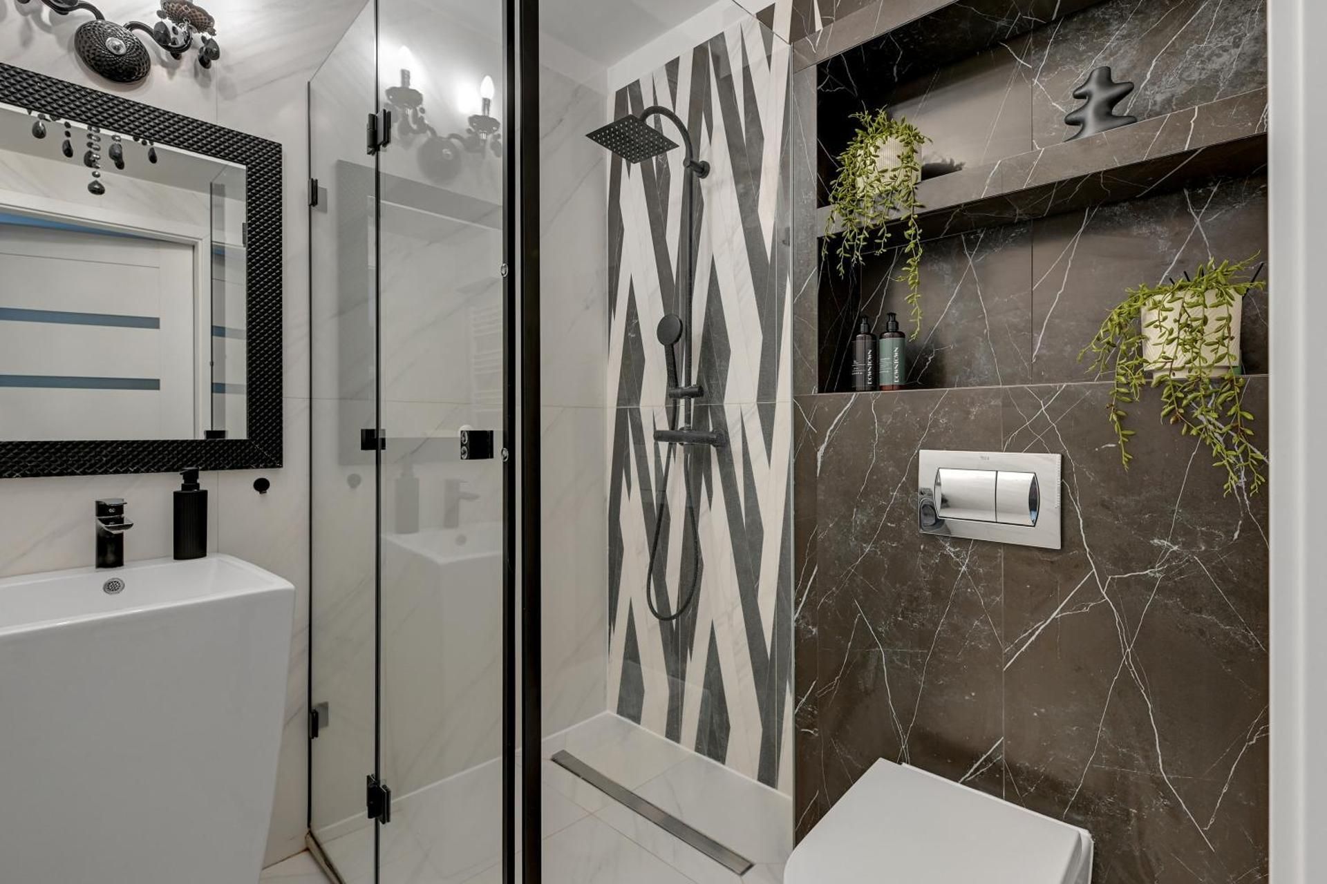 Deluxe One-Bedroom Apartment