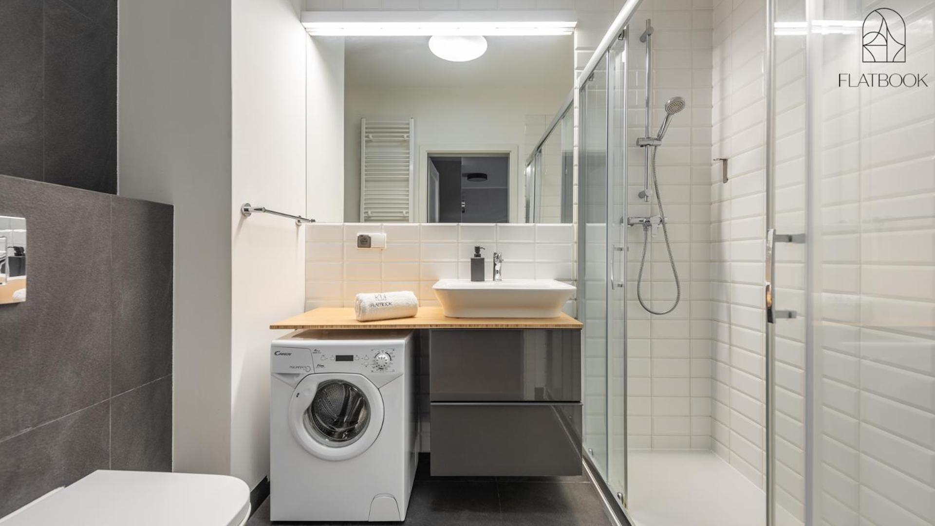 One-Bedroom Apartment with Balcony