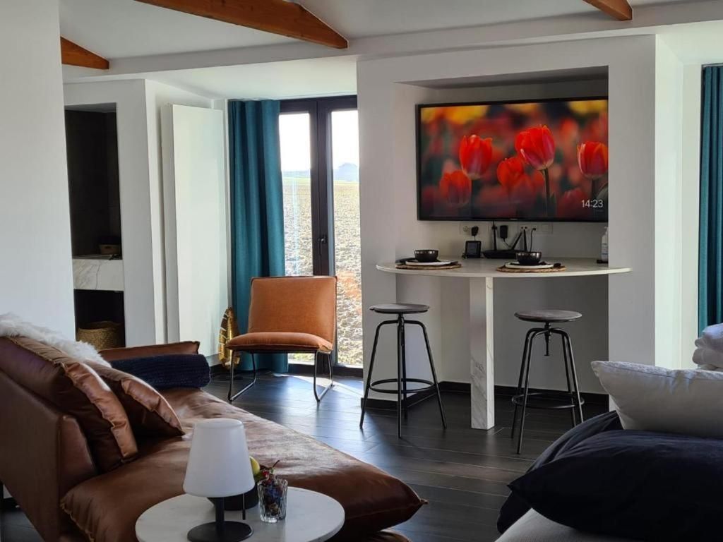 Deluxe Double Room with Shower