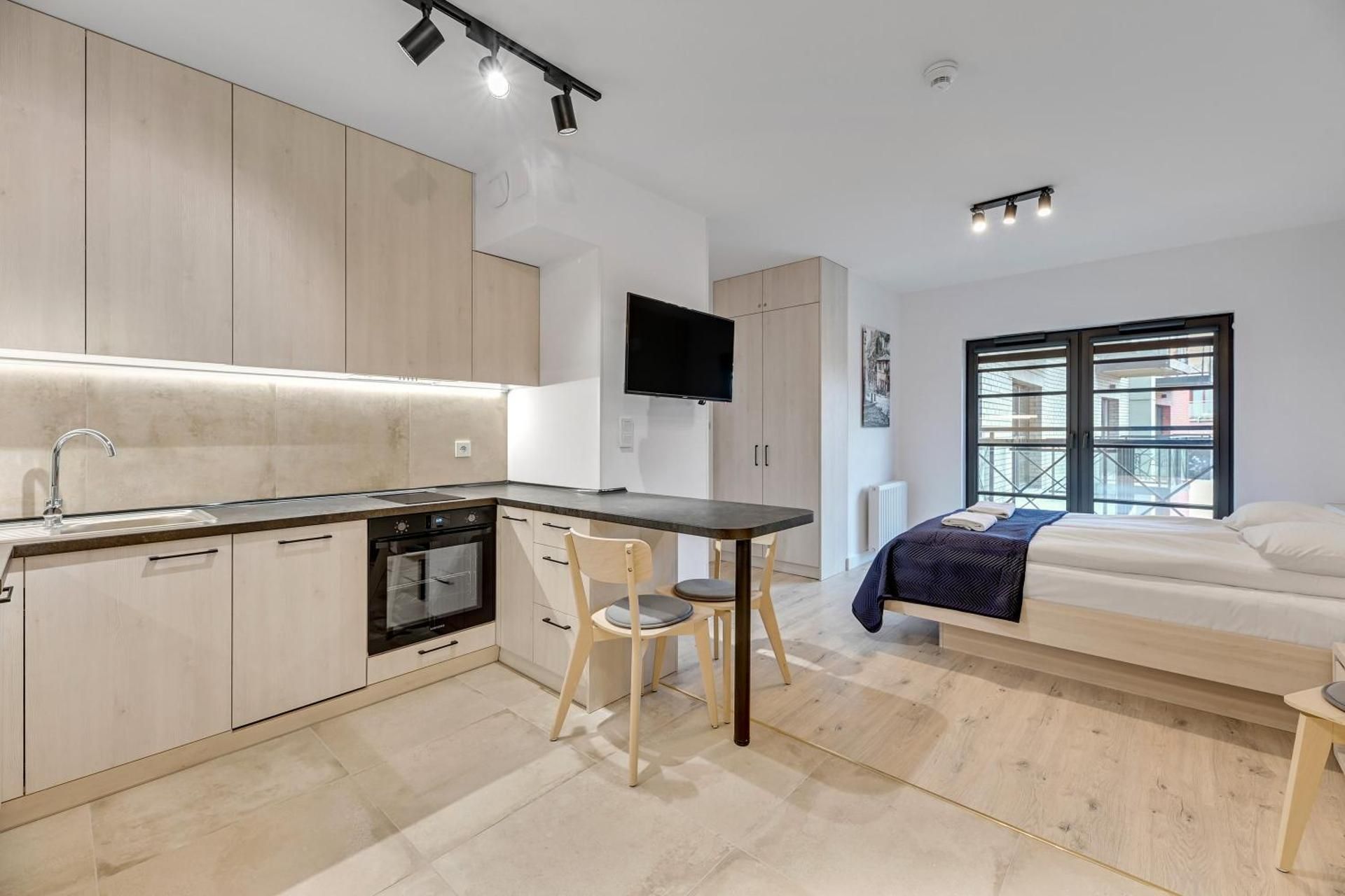 Studio Apartment (no parking)