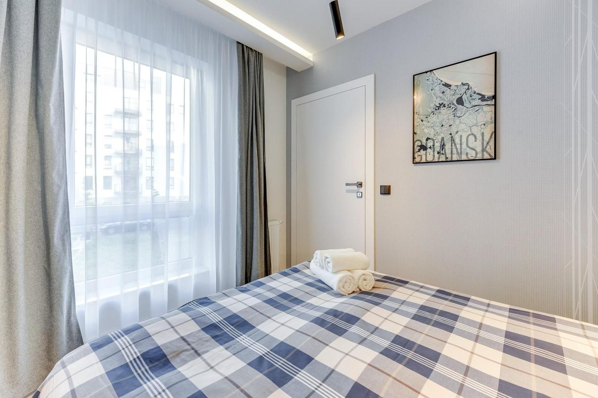 Apartment with Balcony - 72 Chmielna Street