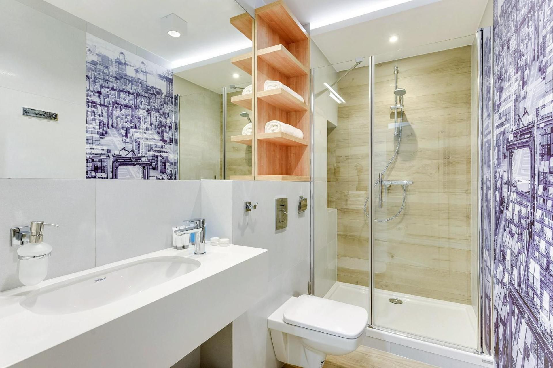 One-Bedroom Apartment - 72 Chmielna Street