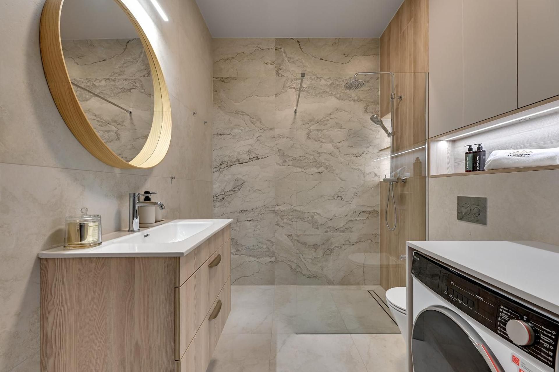 Three-Bedroom Deluxe Apartment