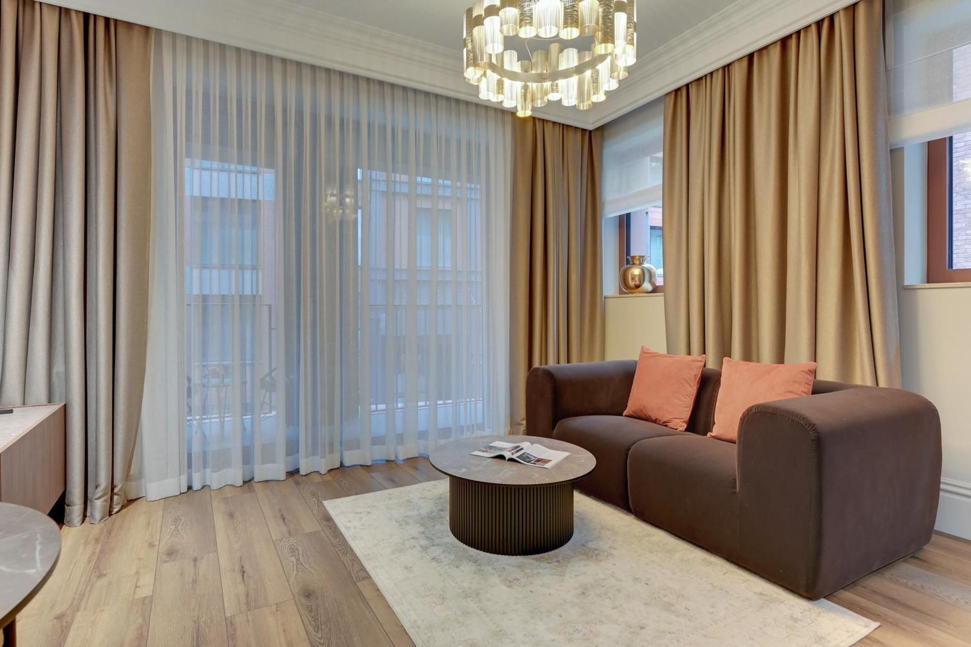 One-Bedroom Apartment with Balcony