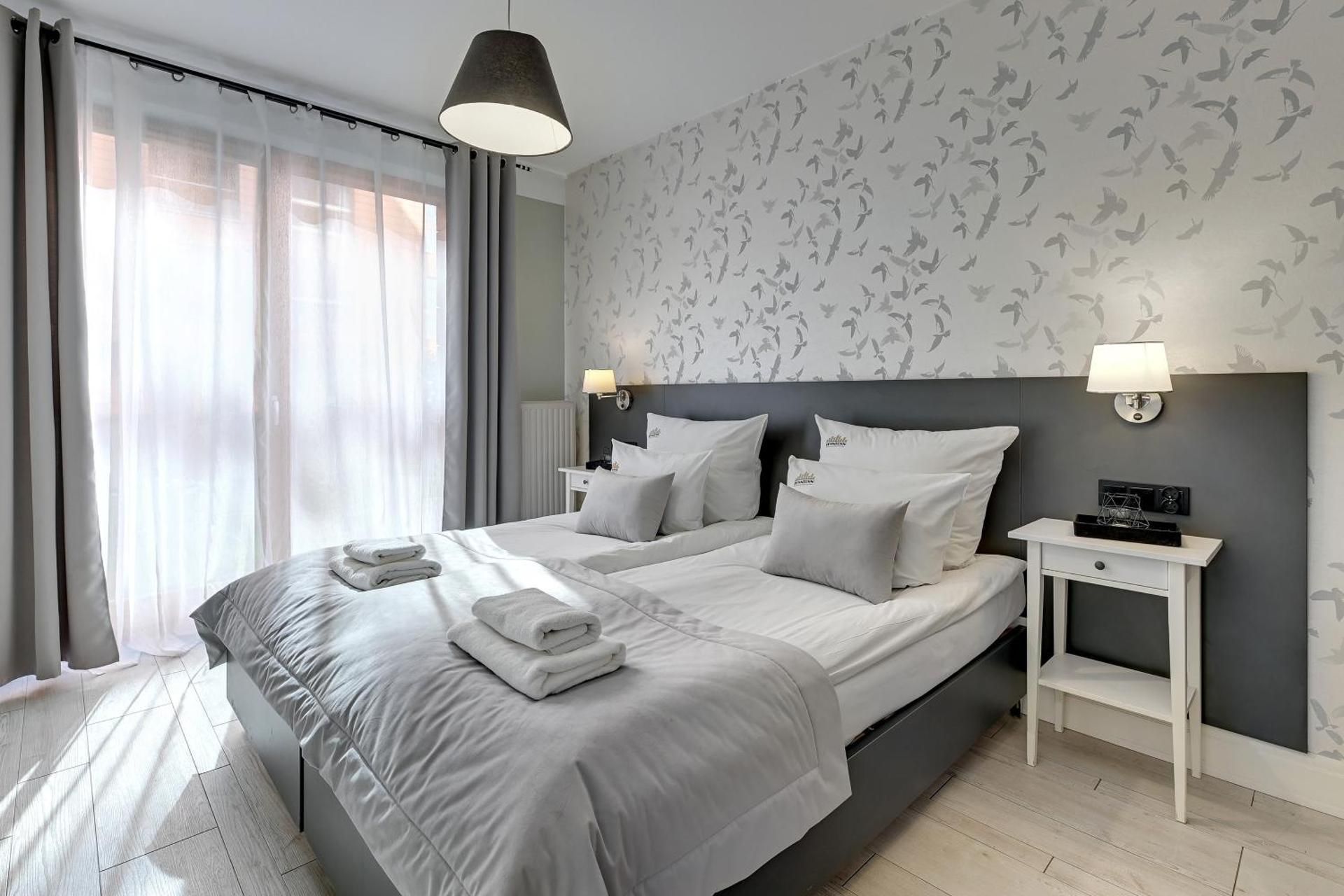 DELUXE APARTMENT
