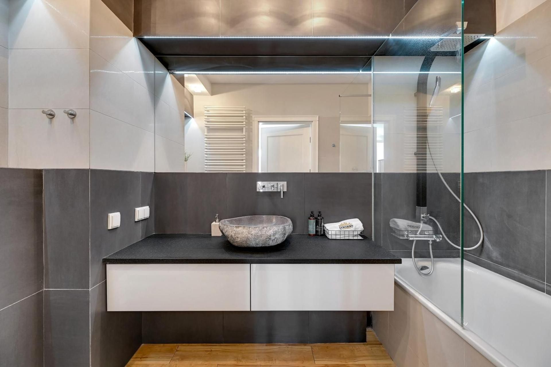 One-Bedroom Apartment with Balcony