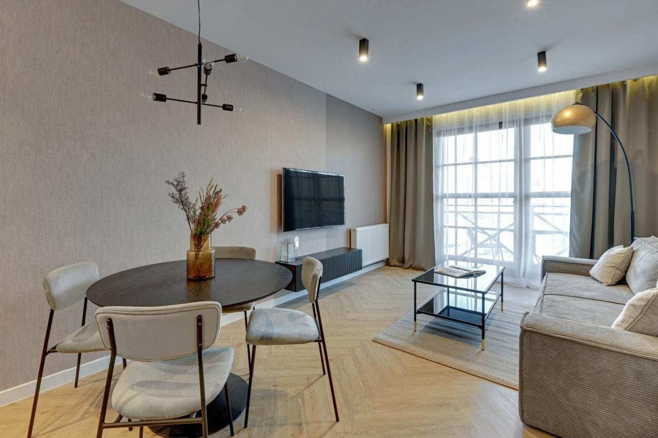 Apartment with Balcony