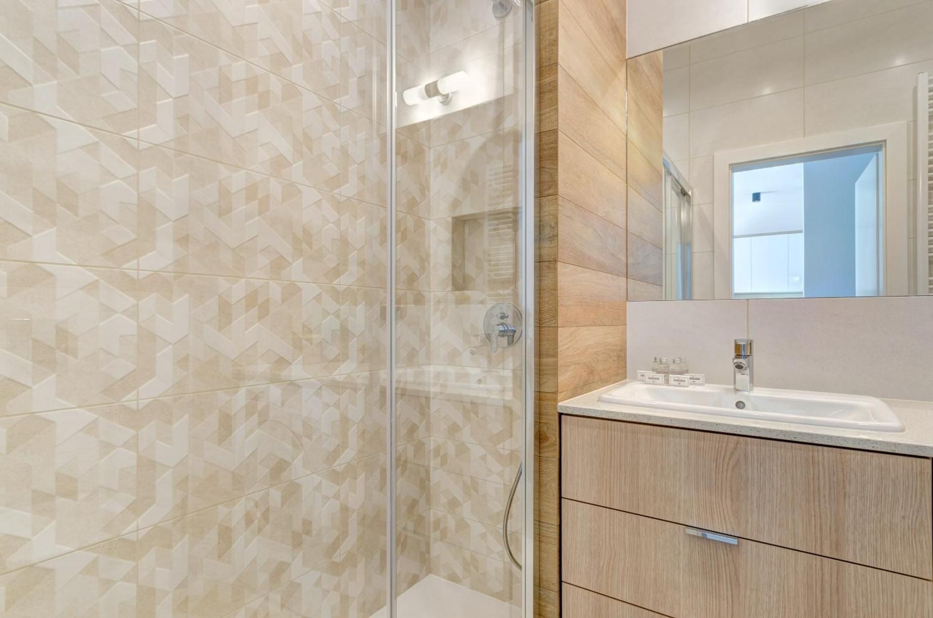 Comfort One-Bedroom Apartment with Balcony (4 Adults)