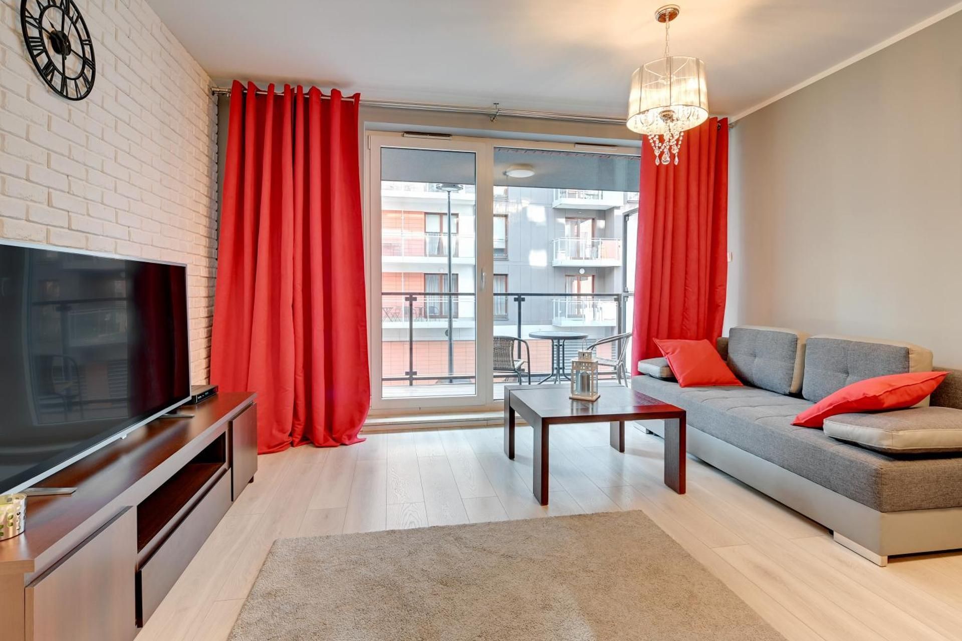 One-Bedroom Apartment with Balcony and Parking (4 Adults)