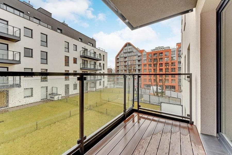 Studio Apartment with Balcony without Parking