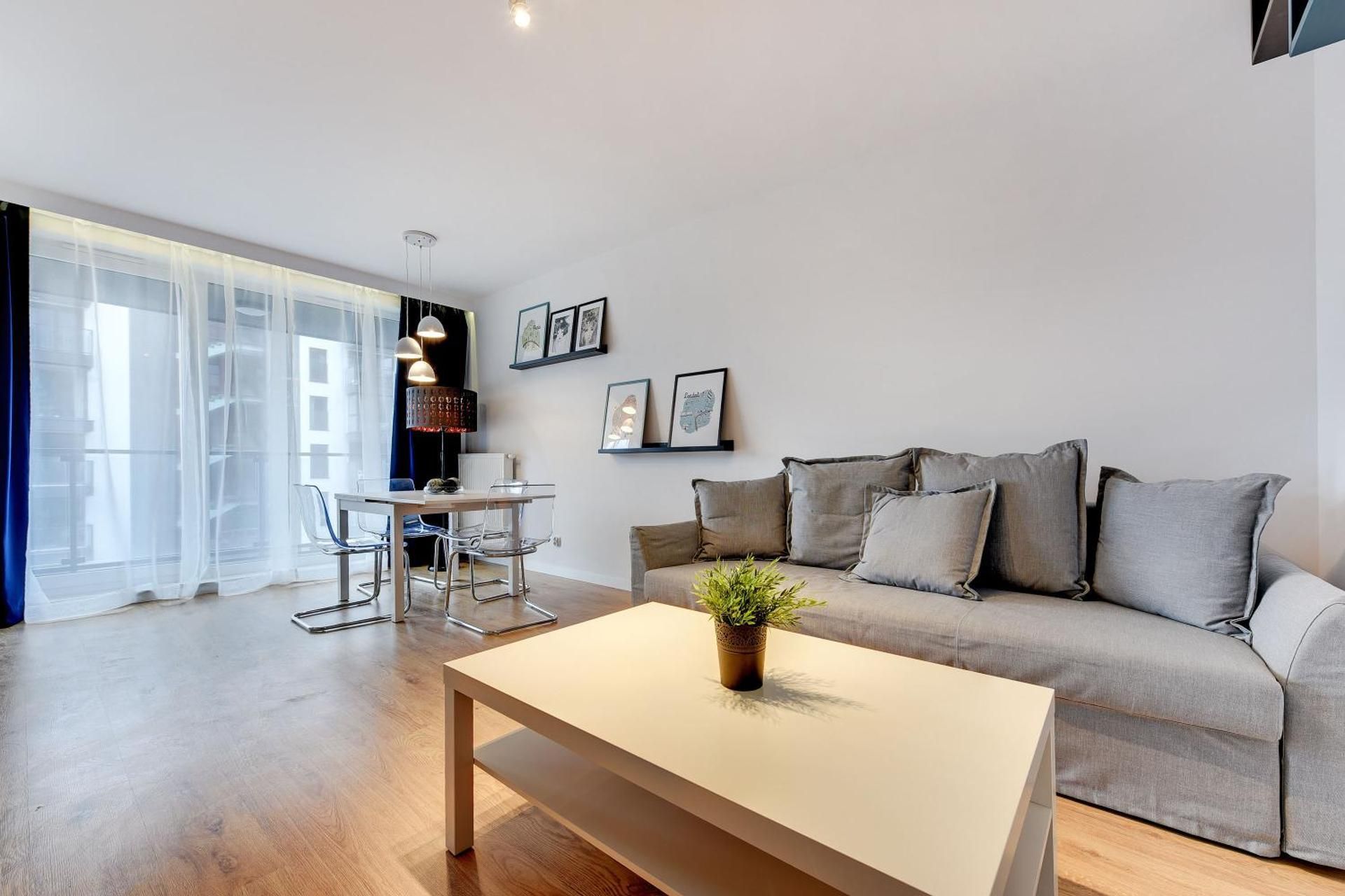 Deluxe One-Bedroom Apartment with Balcony and Parking (4 Adults)