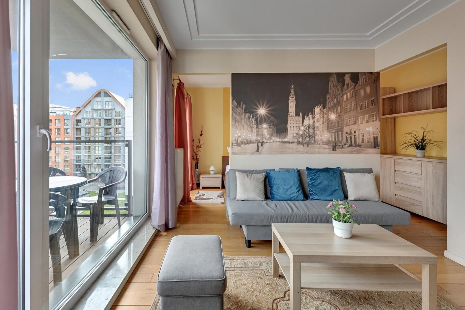 Studio Apartment with Balcony