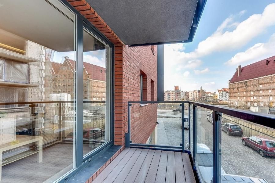 Studio with Balcony