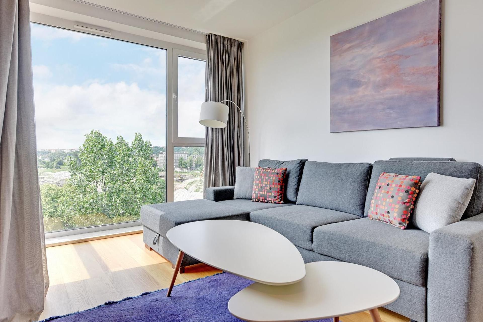 Deluxe One-Bedroom Apartment with River View and Parking (4 Adults)
