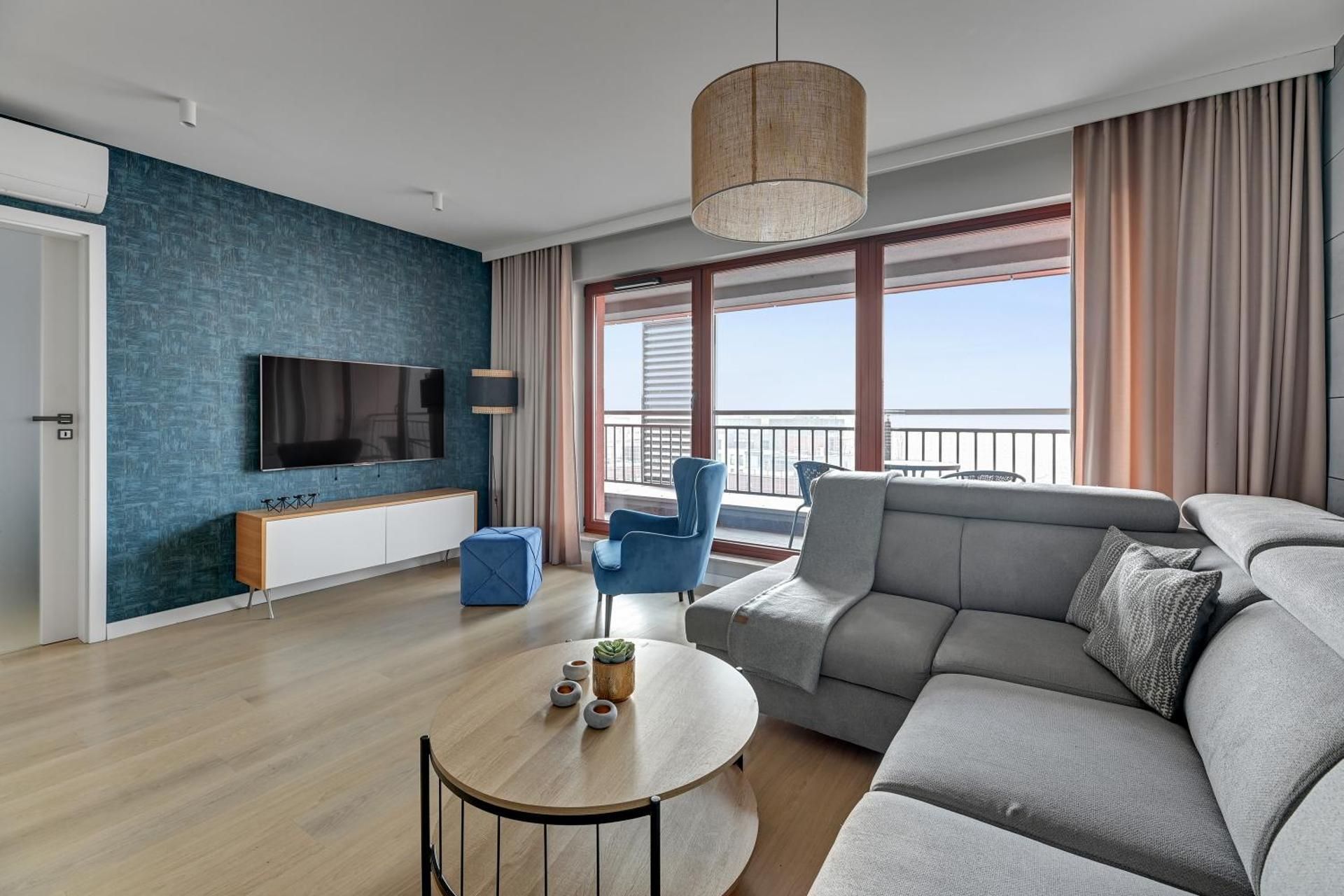 Waterlane Island - Riverview Pool, SPA, Gym & Parking by Downtown Apartments One-Bedroom Deluxe Apartment 2