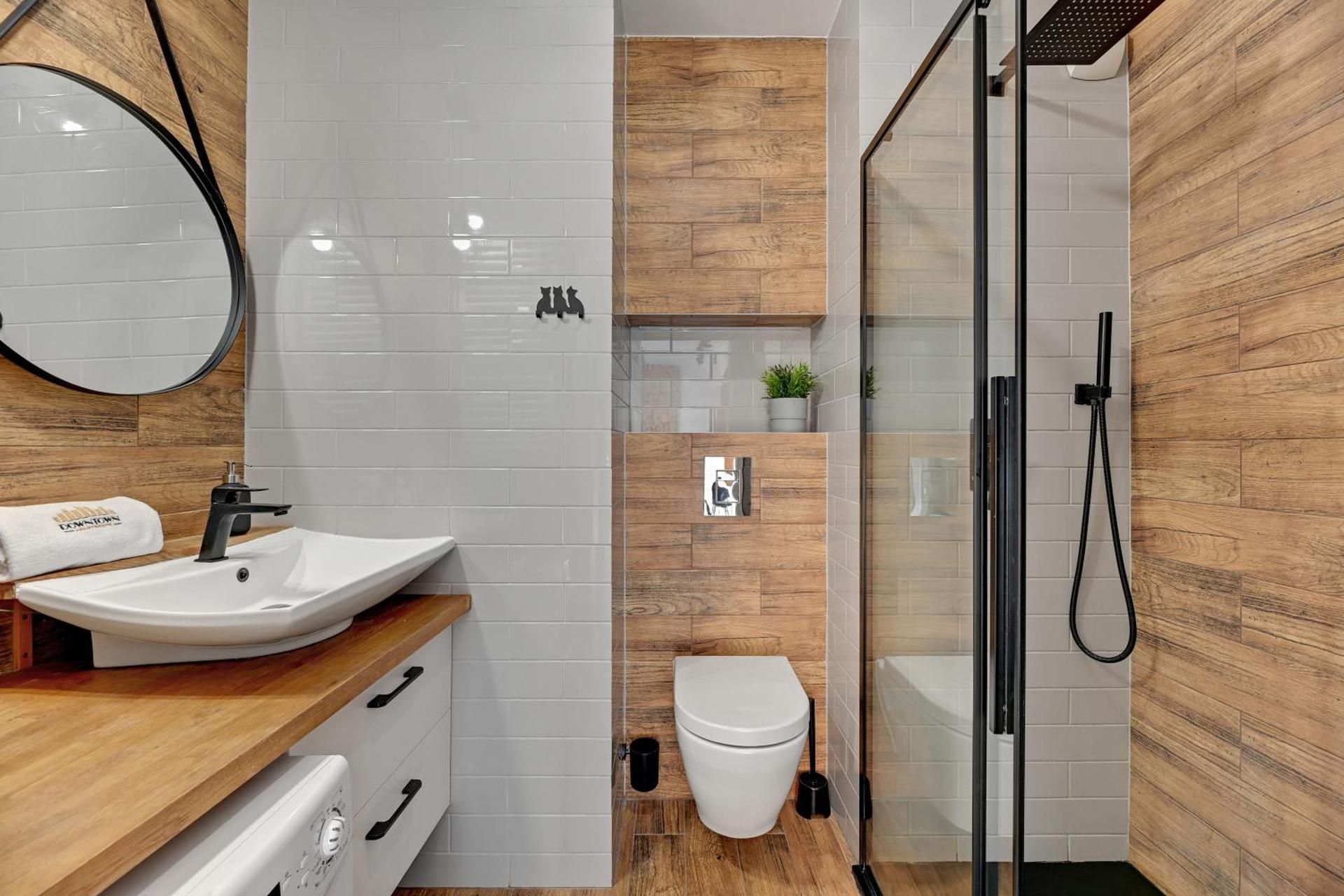 Waterlane Island - Riverview Pool, SPA & Gym by Downtown Apartments One-Bedroom Deluxe Apartment 3