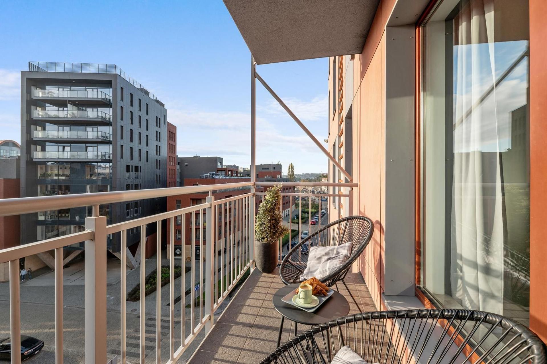 Waterlane Island - Riverview Pool, SPA & Gym by Downtown Apartments One-Bedroom Deluxe Apartment 2