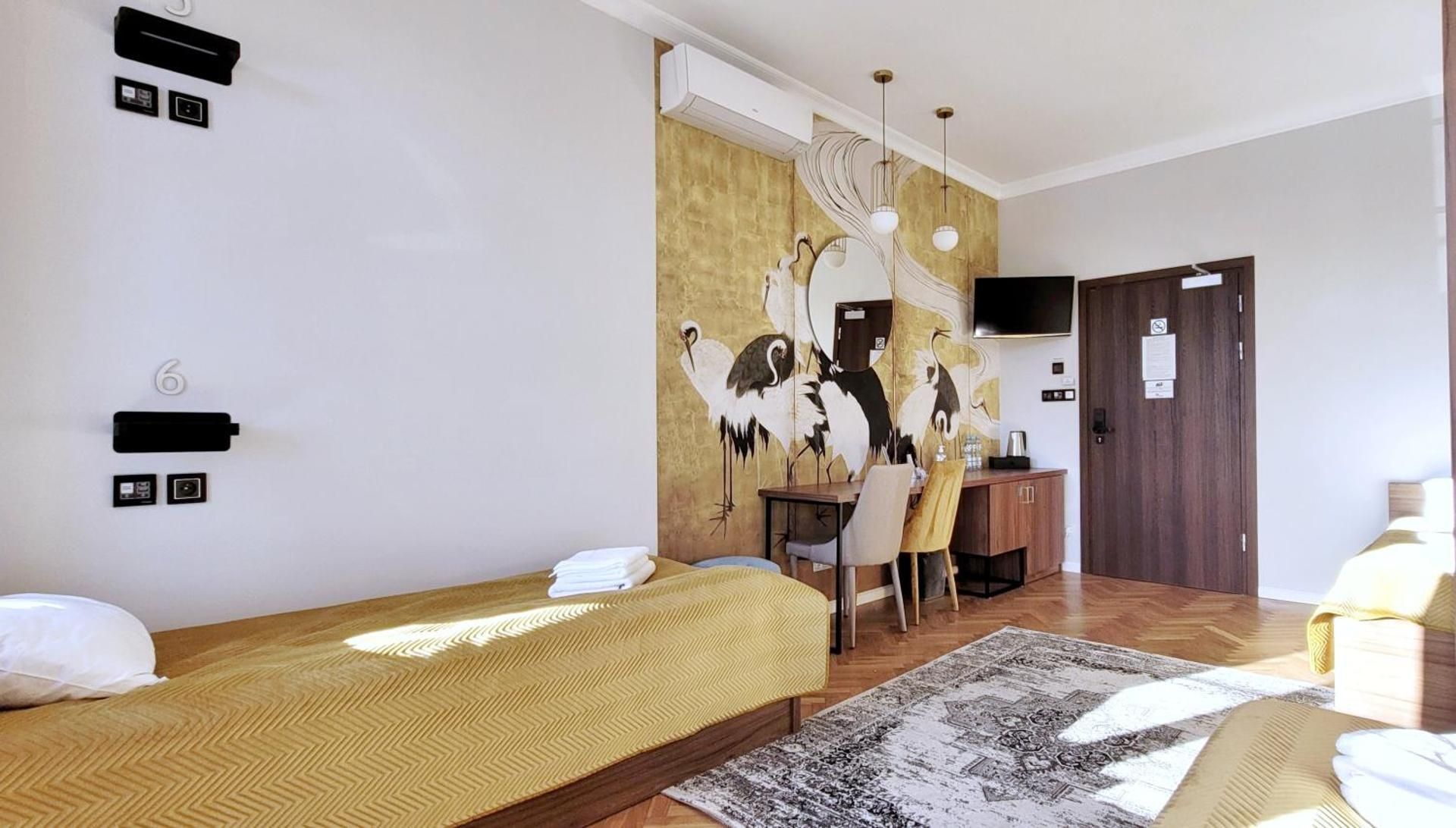 Forrest Apartments & Hostel Triple Room with Private External Bathroom and Extra Bed 2