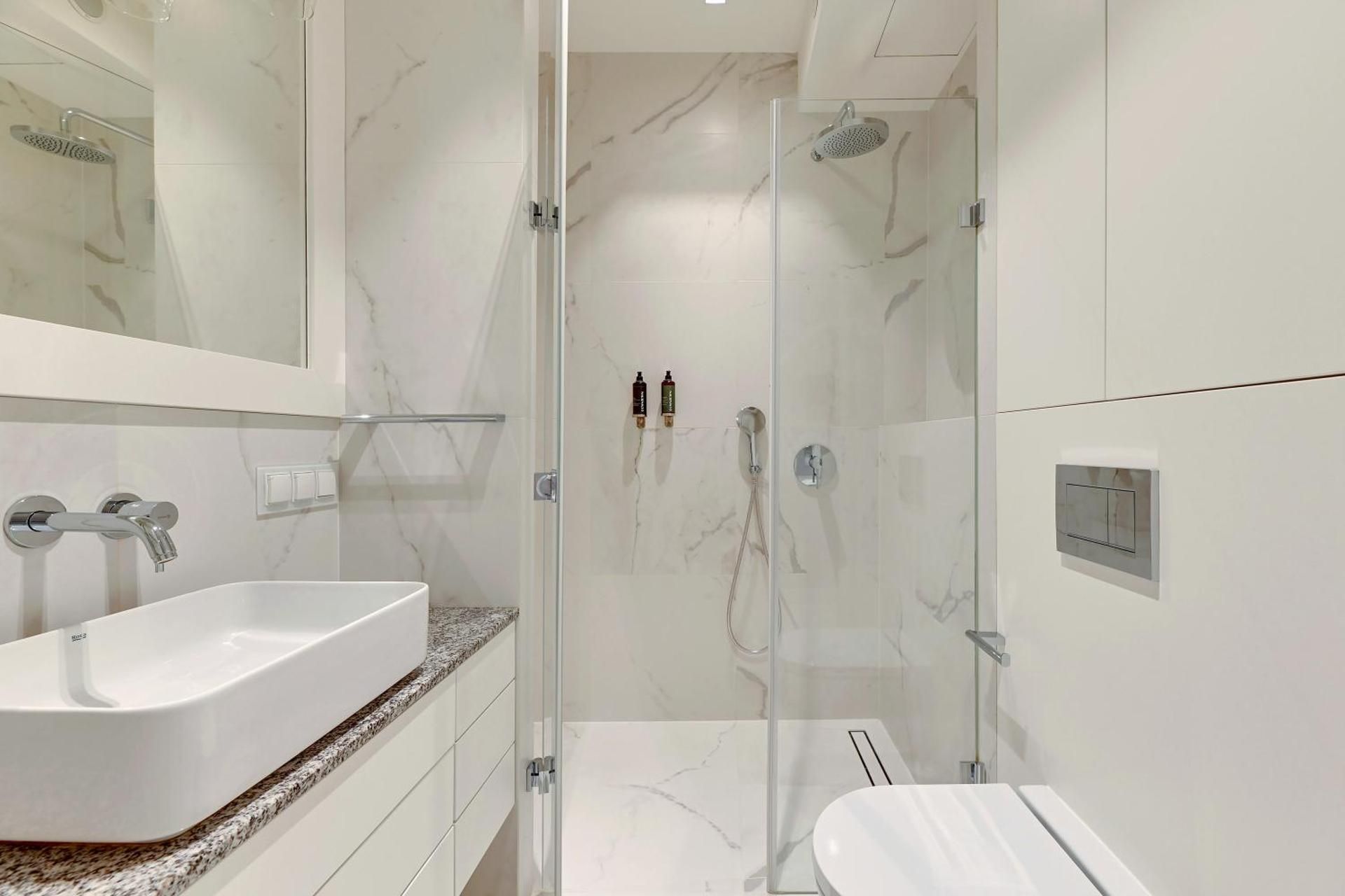 Superior One-Bedroom Apartment