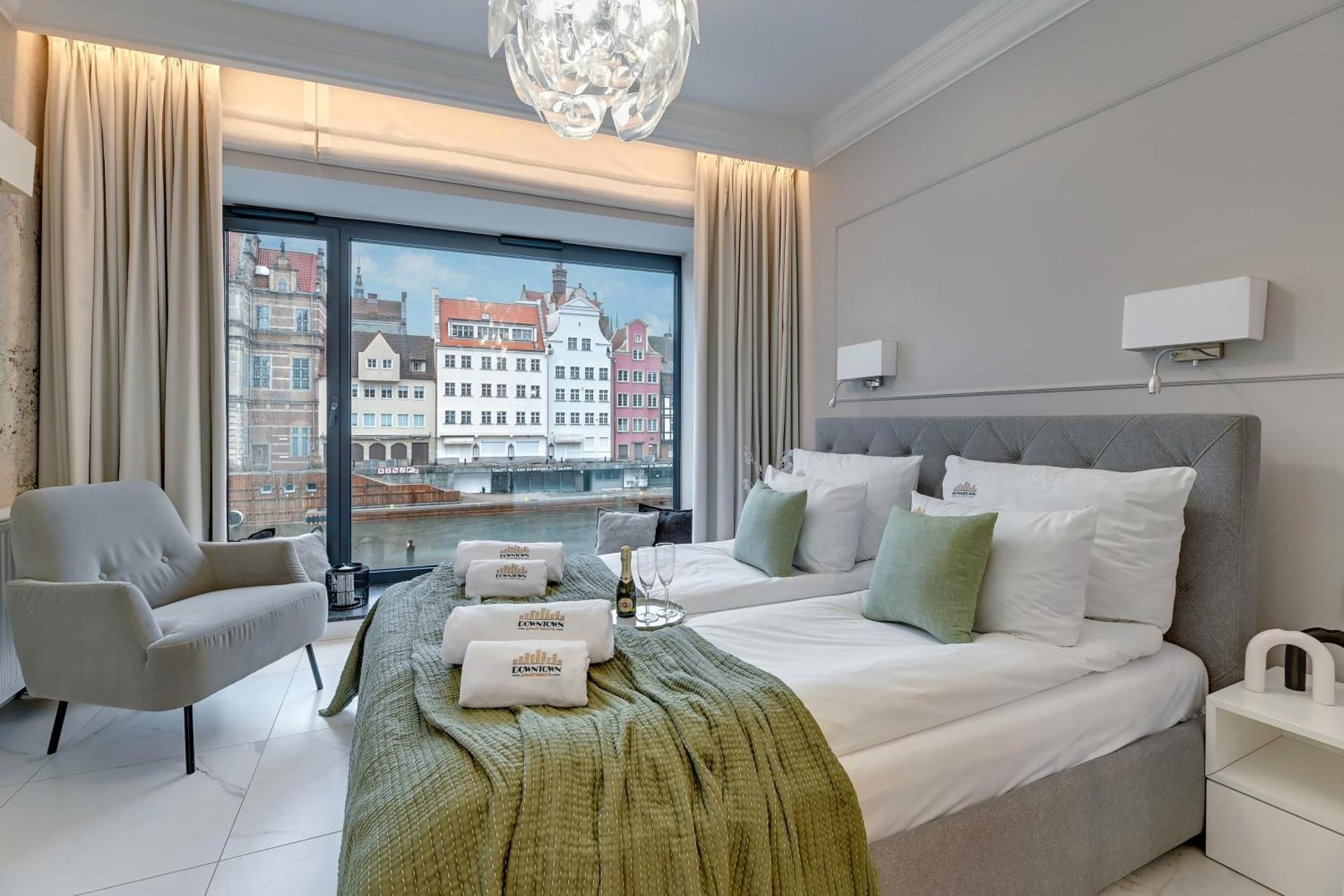Superior One-Bedroom Apartment