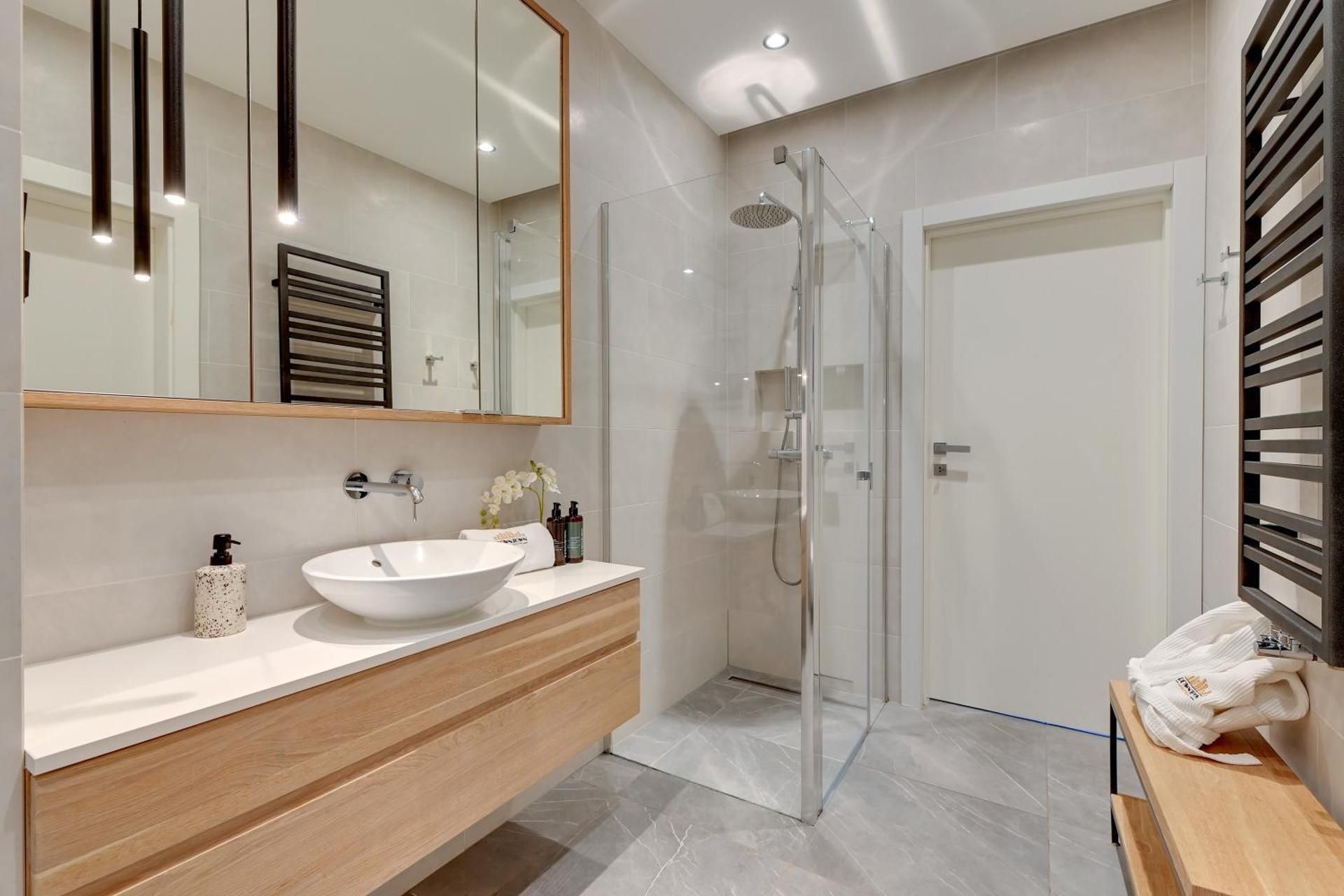 Superior Apartment with City View