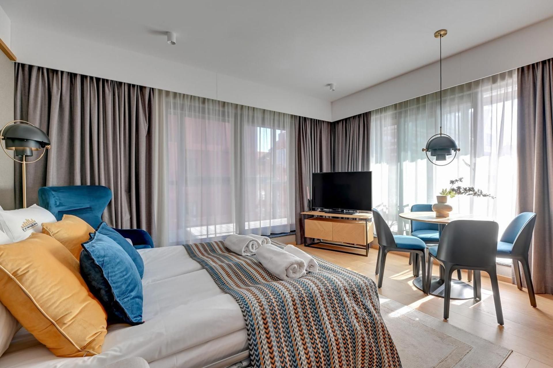 Deluxe One-Bedroom Apartment with City View