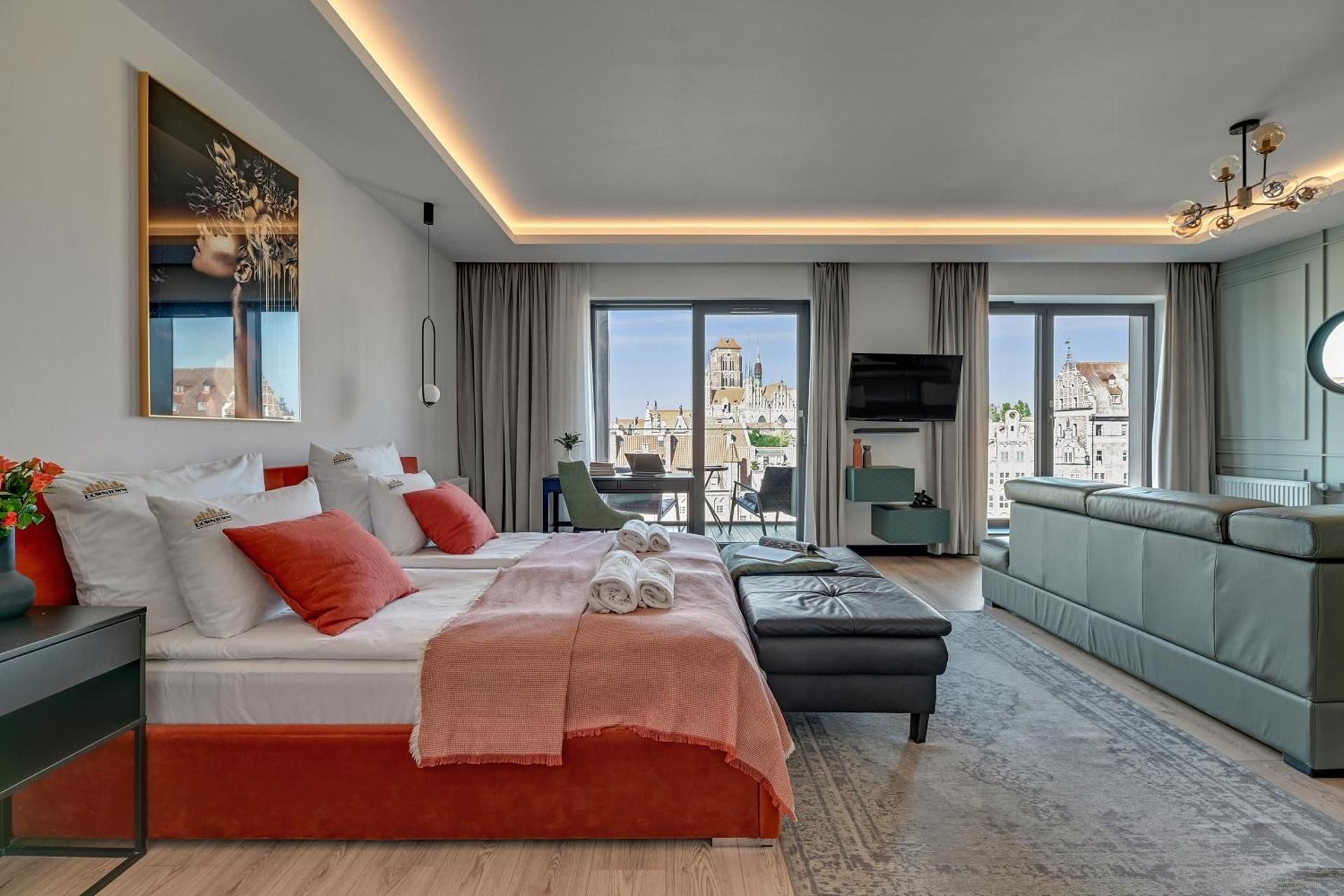 King Studio with Sofa Bed