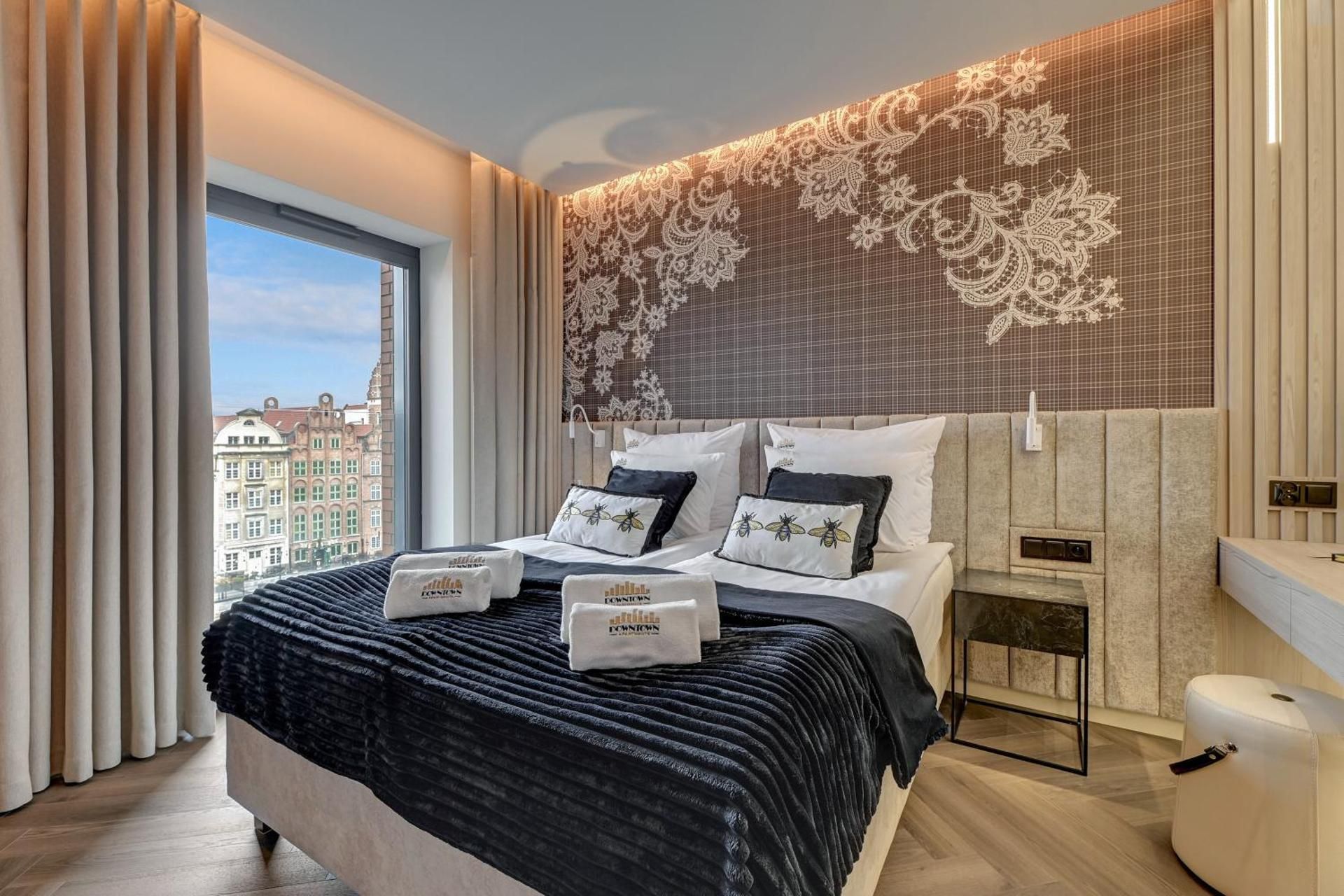 Superior One-Bedroom Apartment with Balcony